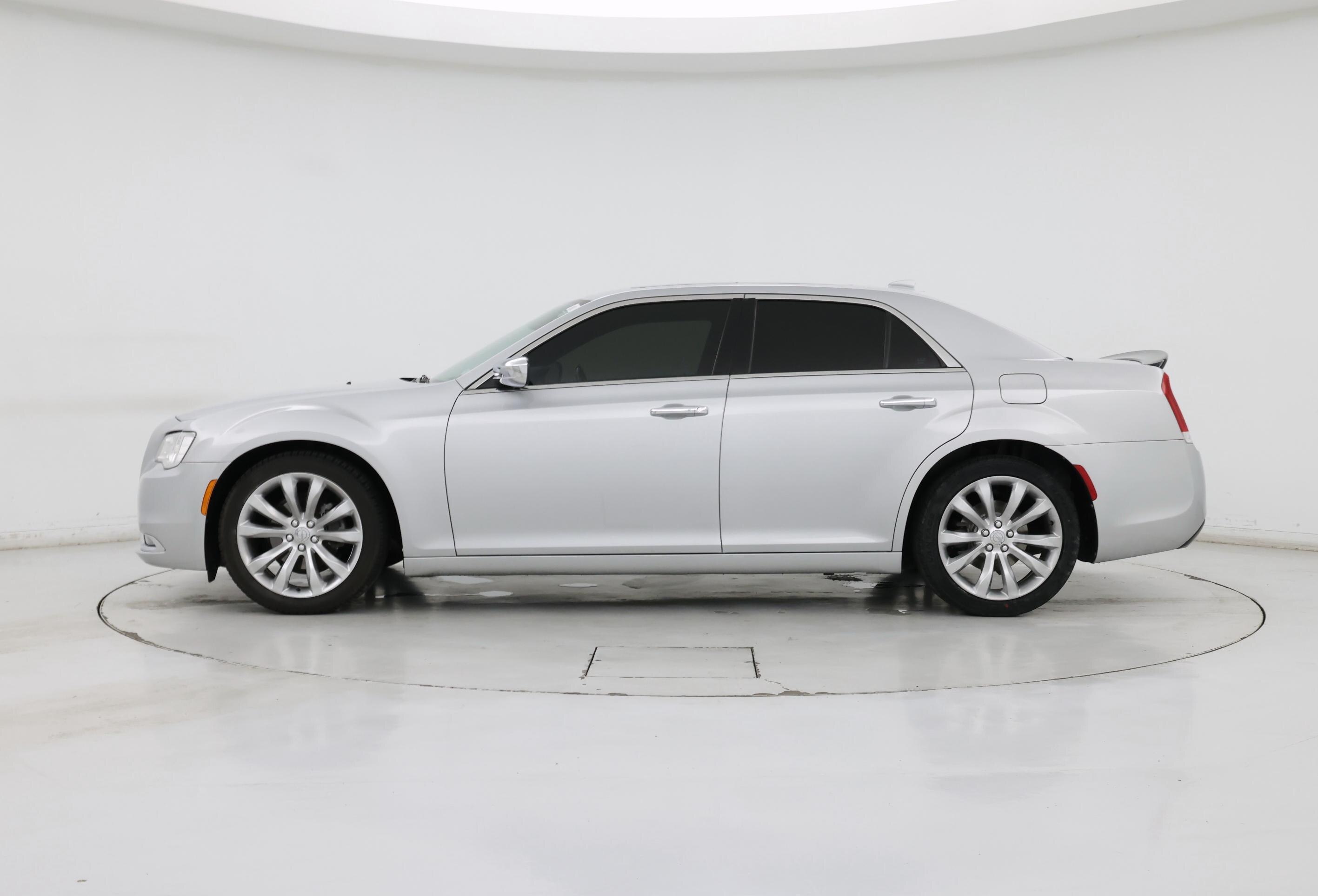 Thumbnail: 2019 Chrysler 300 - 3