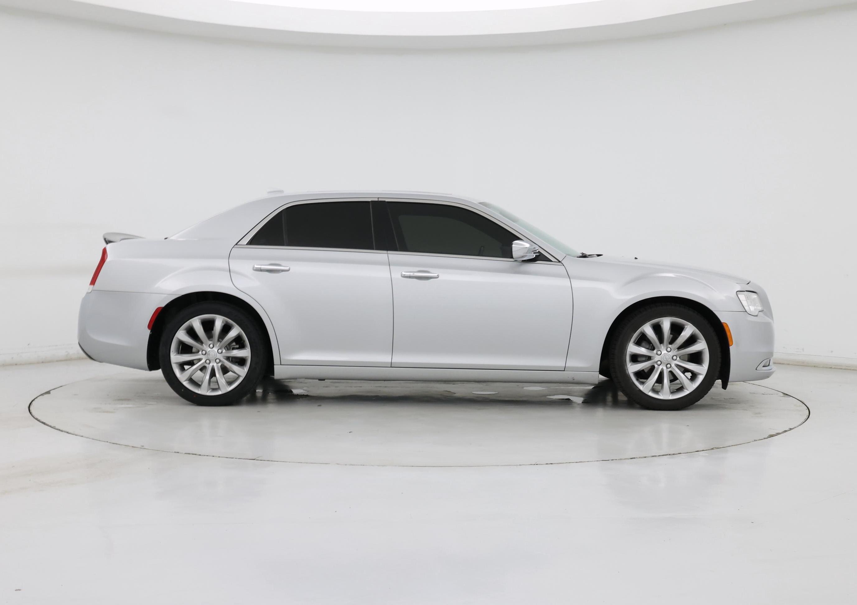 Thumbnail: 2019 Chrysler 300 - 7