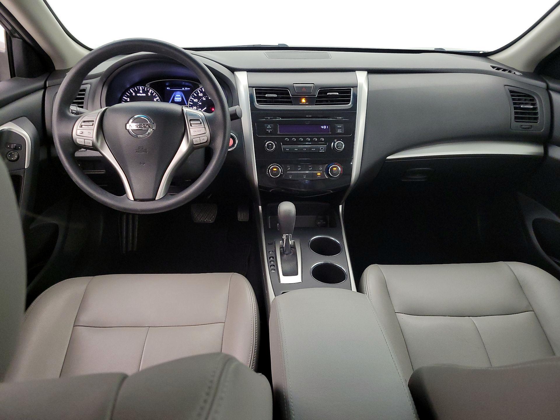 Thumbnail: 2015 Nissan Altima - 9