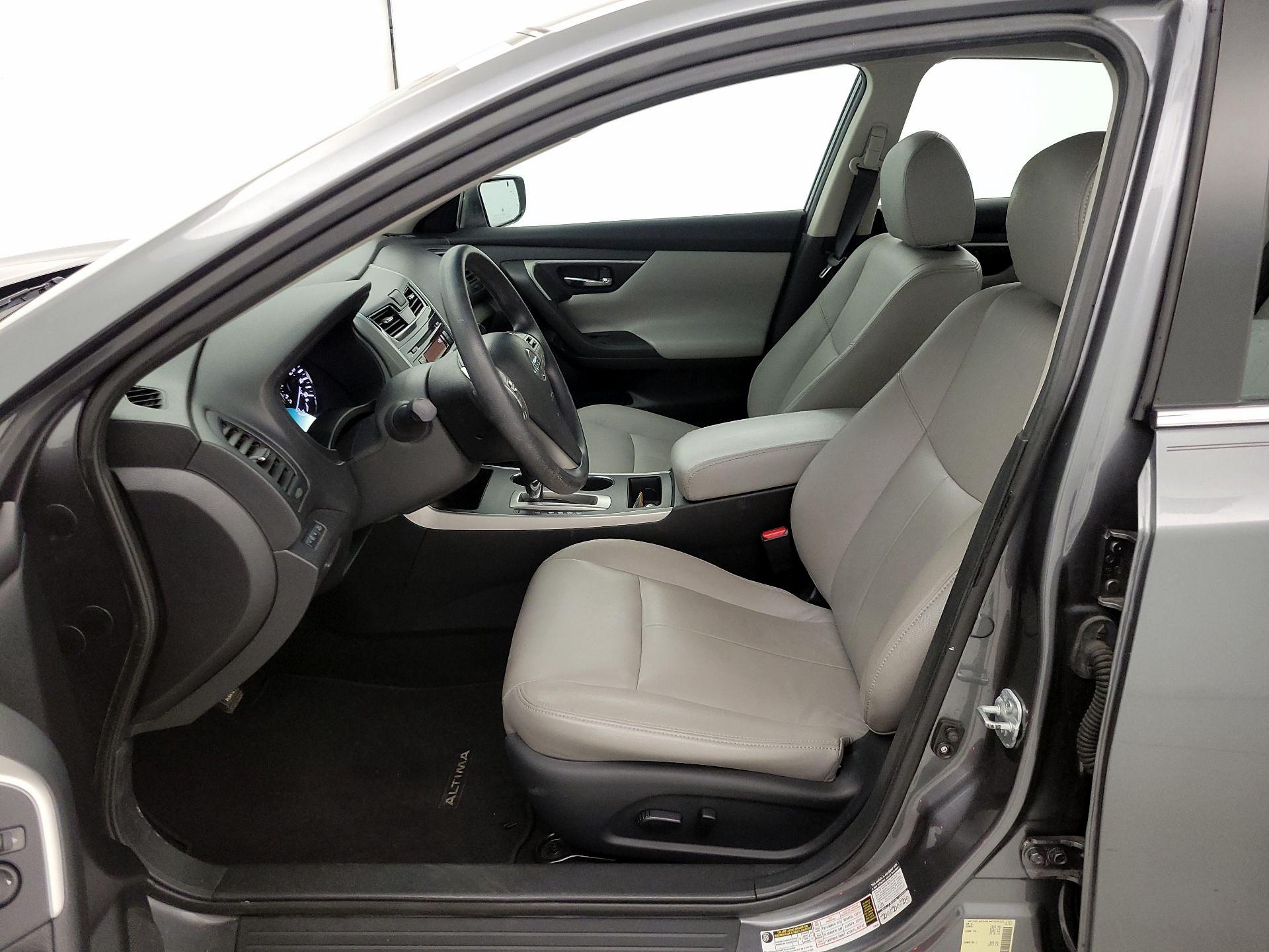 Thumbnail: 2015 Nissan Altima - 11