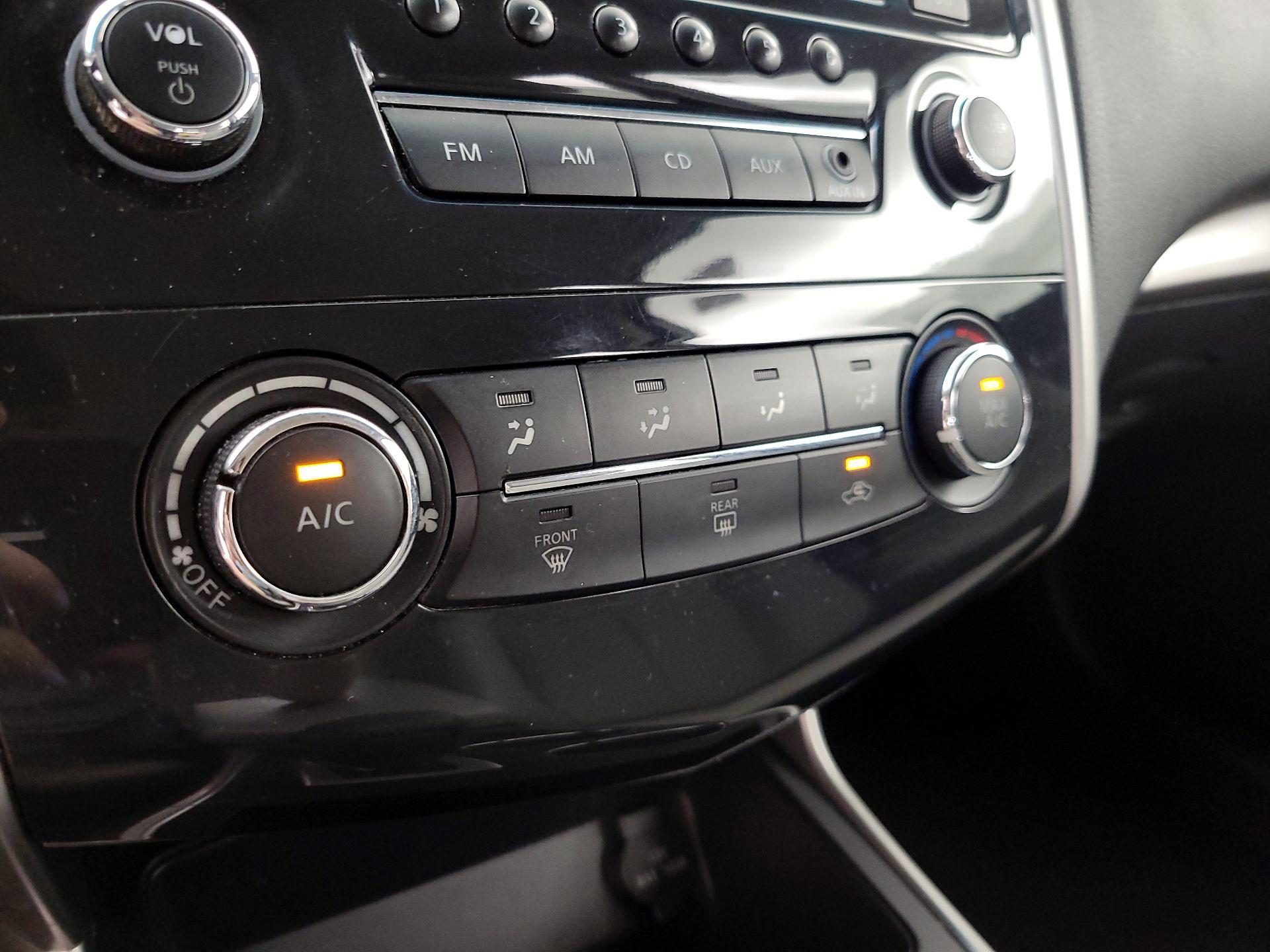 Thumbnail: 2015 Nissan Altima - 15