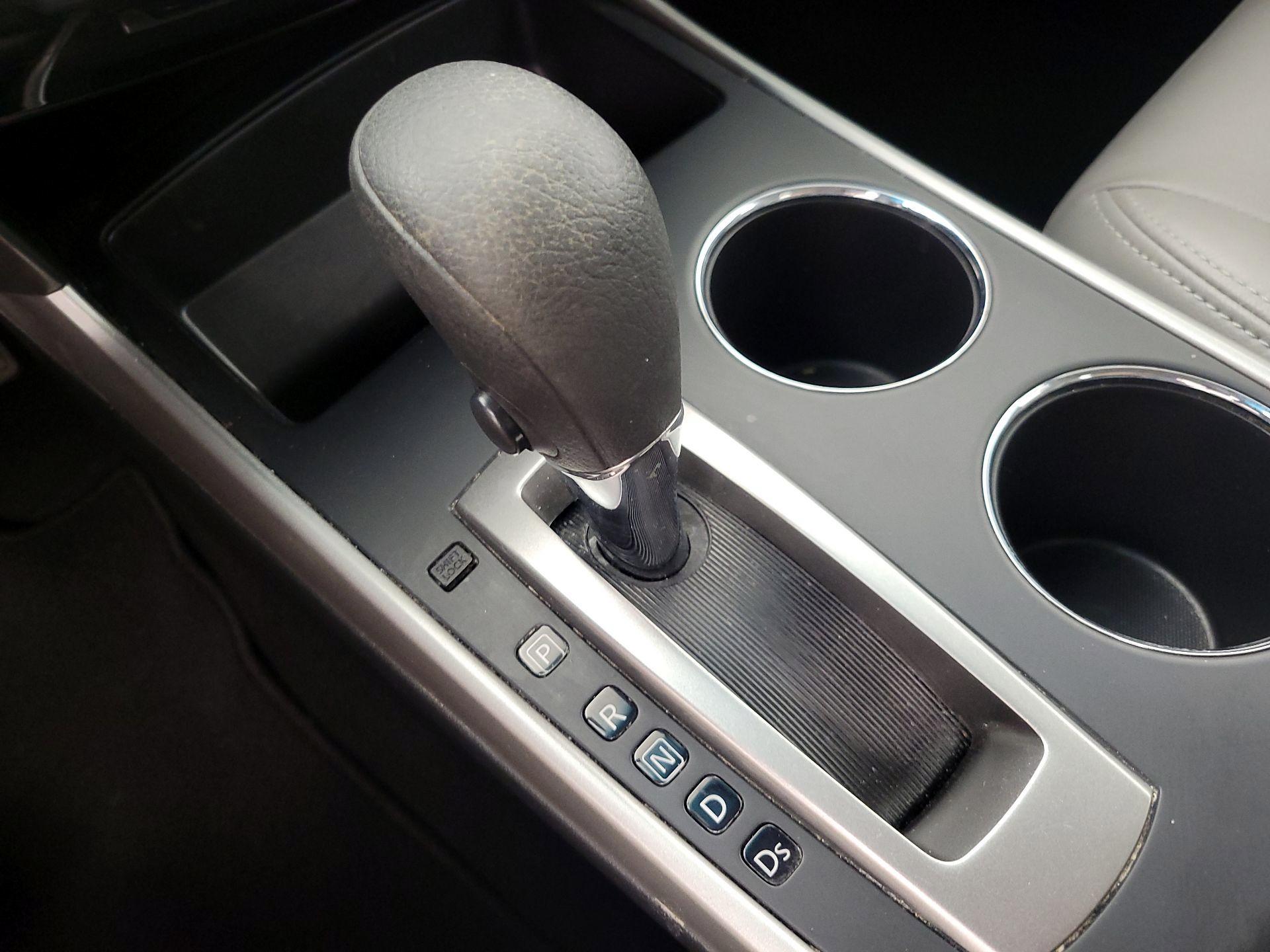 Thumbnail: 2015 Nissan Altima - 16