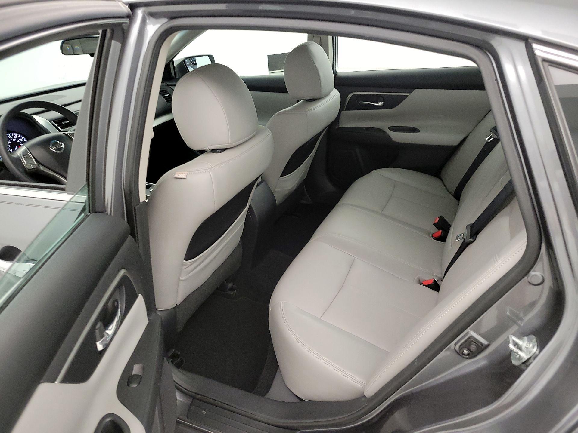Thumbnail: 2015 Nissan Altima - 17