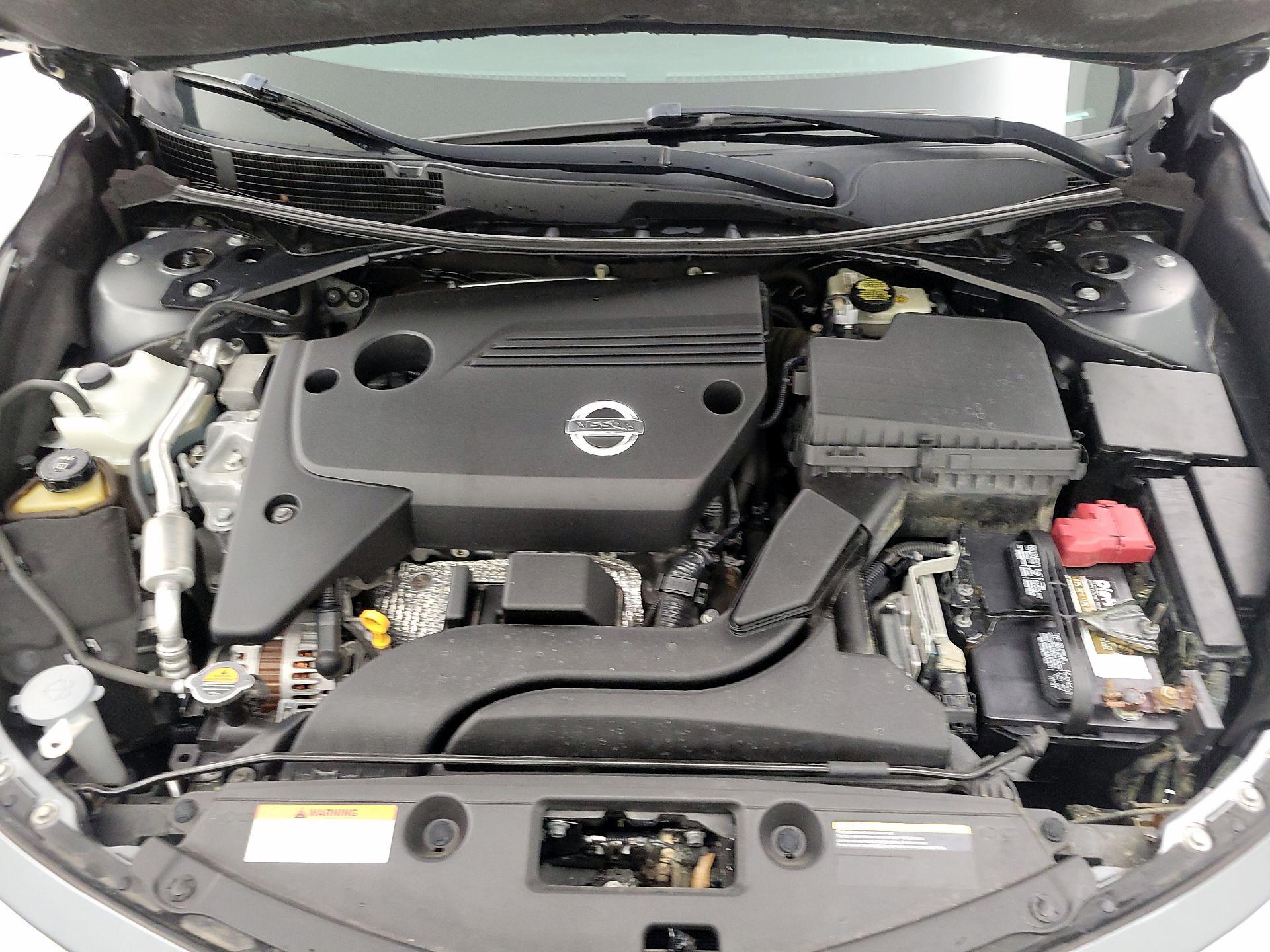 Thumbnail: 2015 Nissan Altima - 19