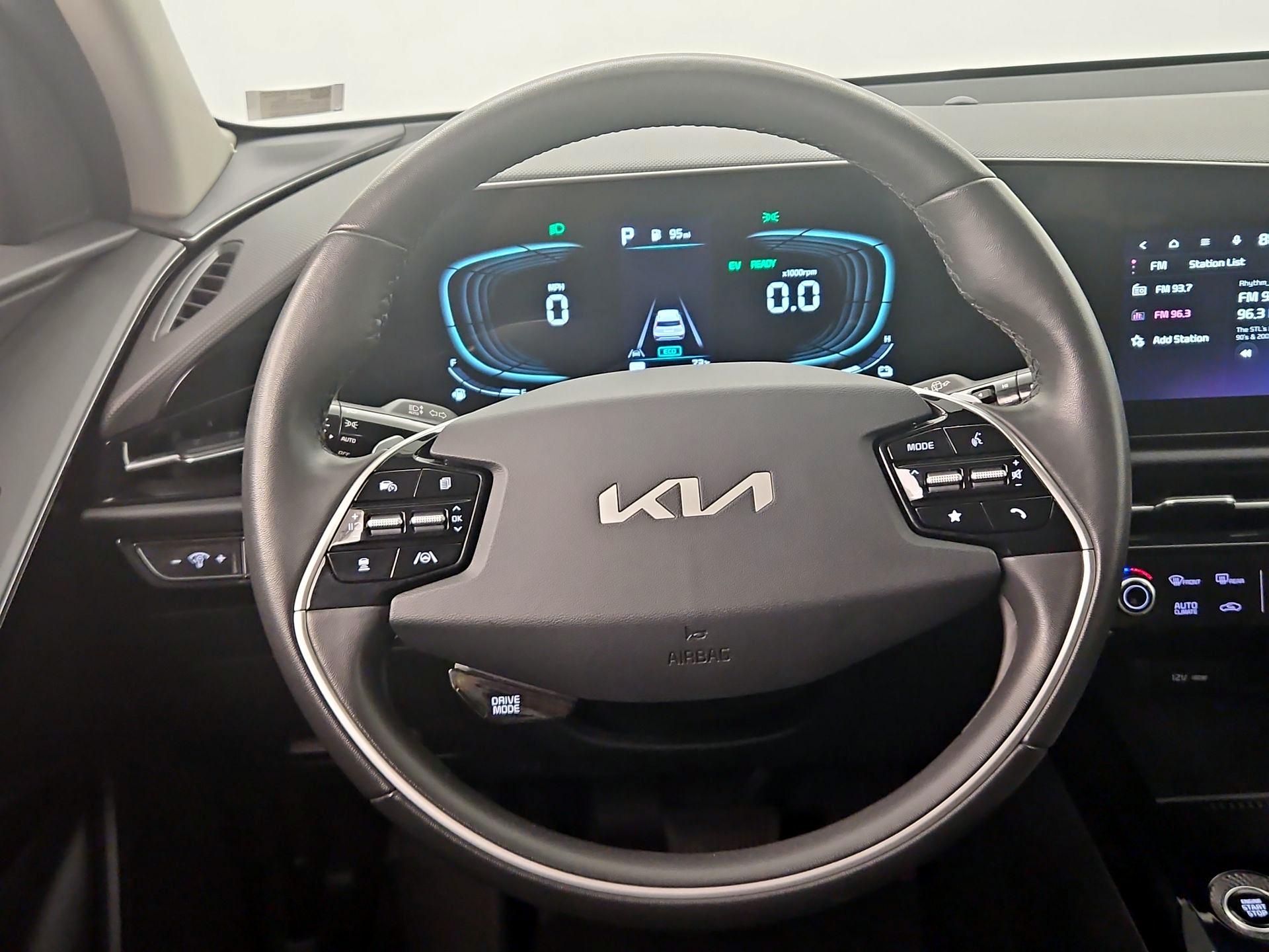 Thumbnail: 2023 Kia Niro - 10