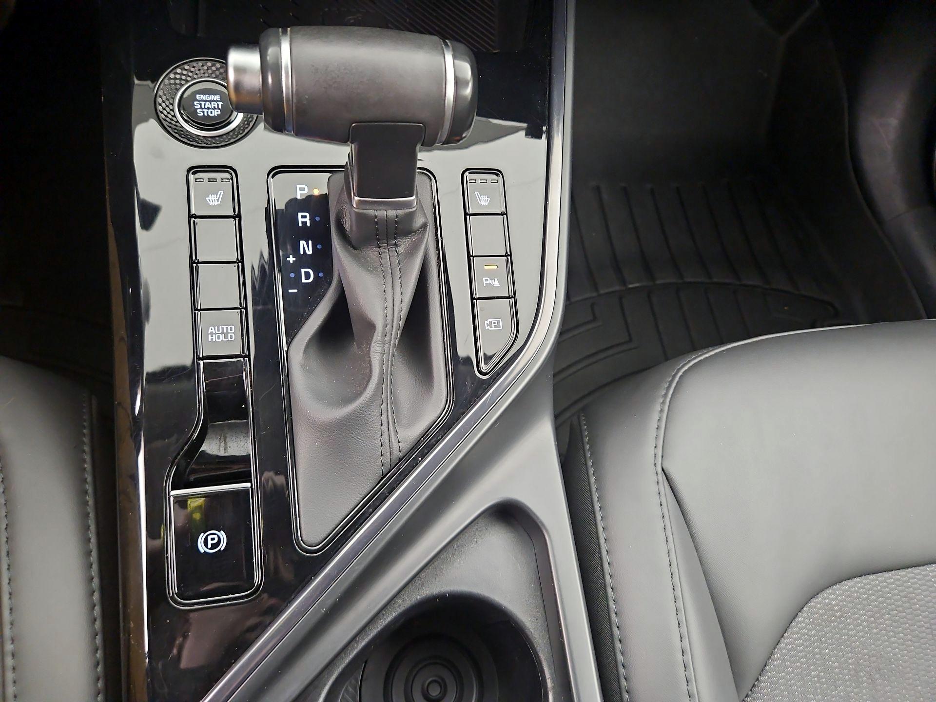 Thumbnail: 2023 Kia Niro - 18