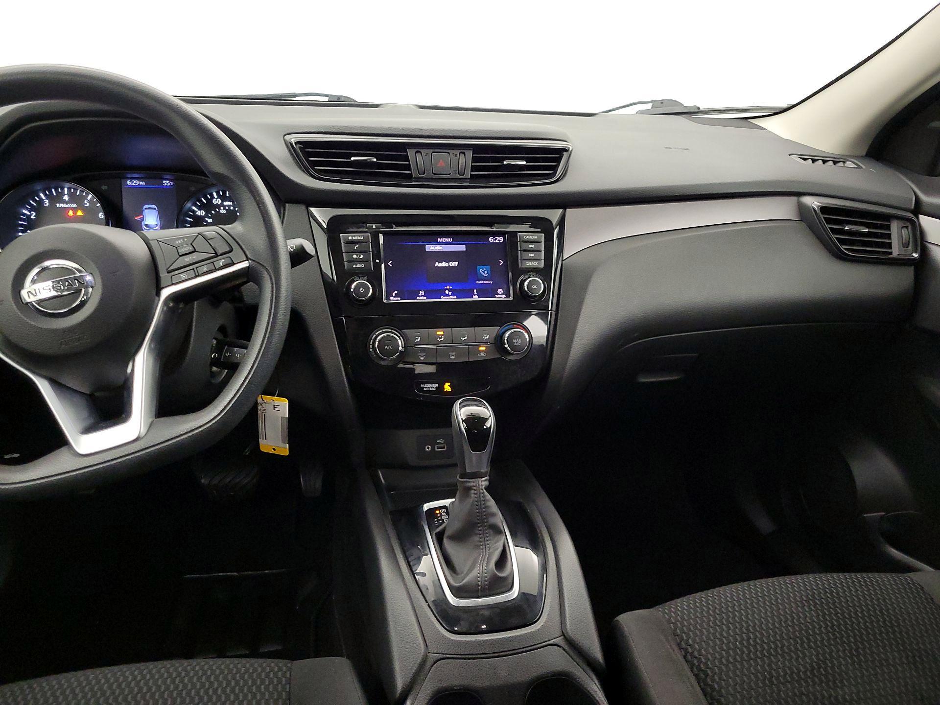 Thumbnail: 2019 Nissan Rogue Sport - 9