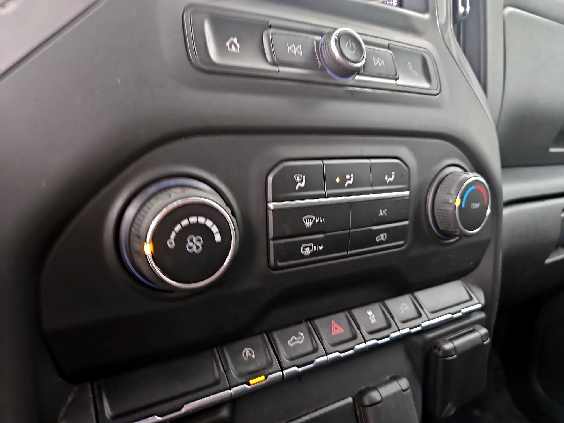 Thumbnail: 2020 Chevrolet Silverado 1500 - 16