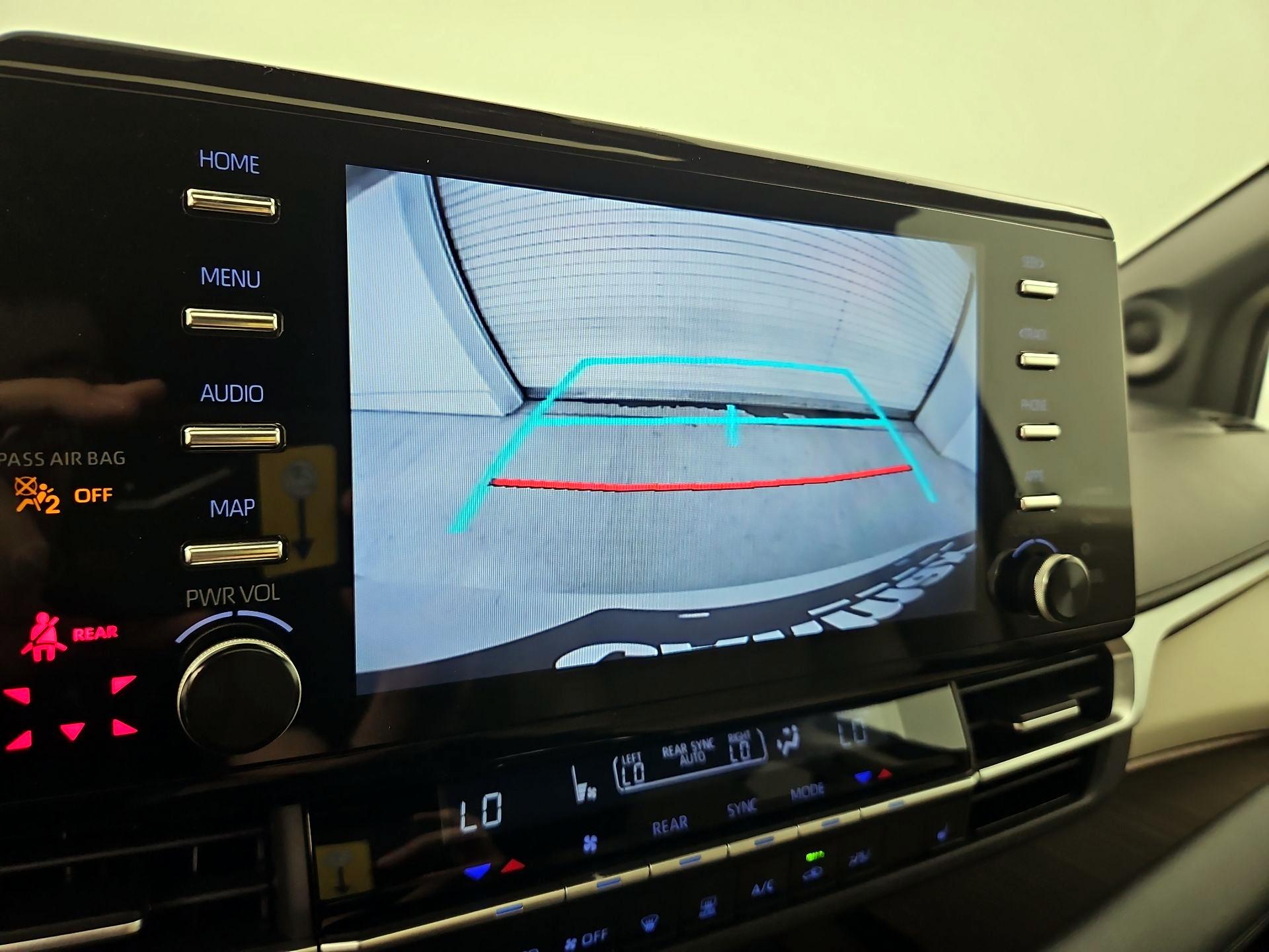 Thumbnail: 2021 Toyota Sienna - 15