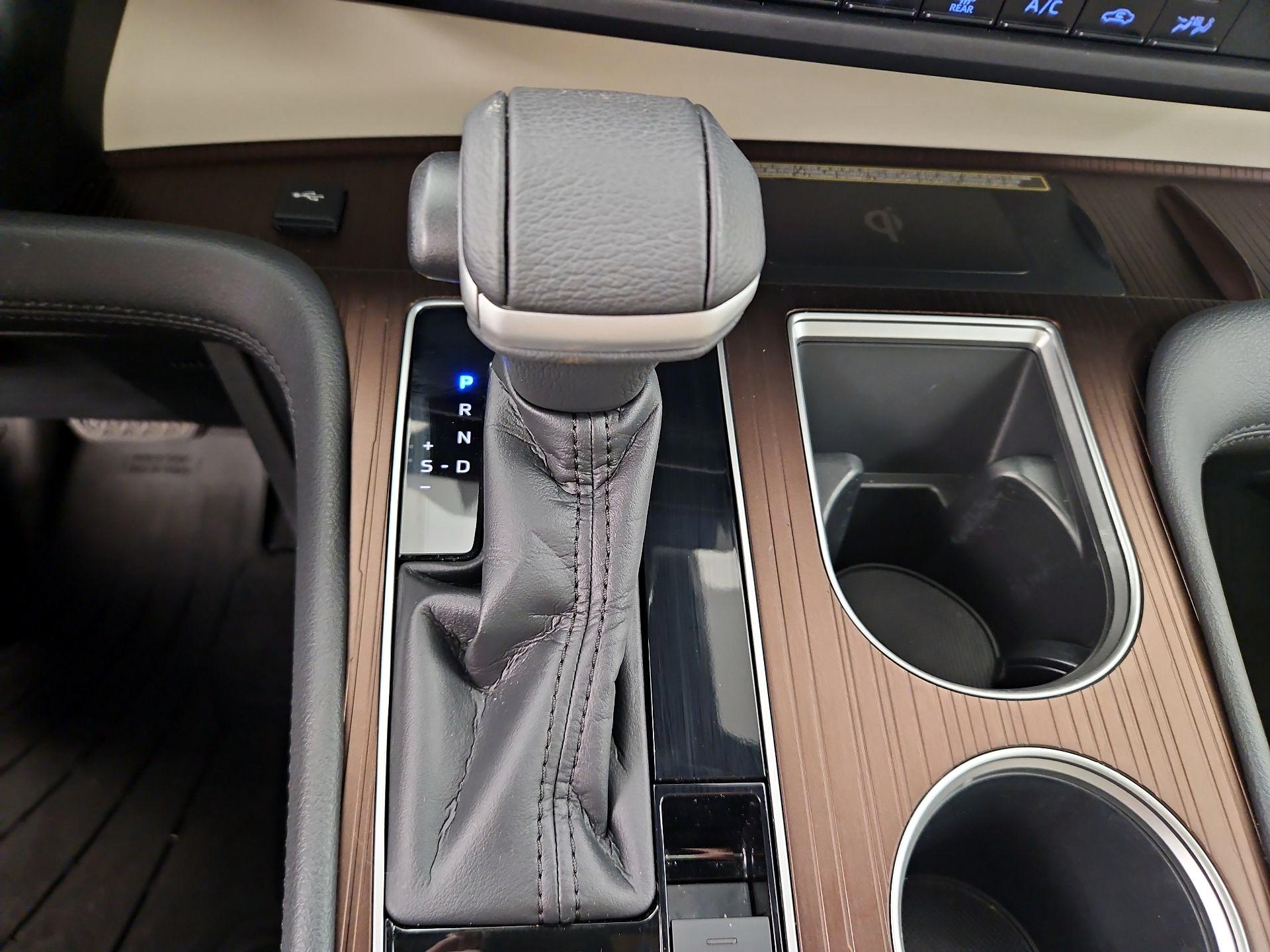 Thumbnail: 2021 Toyota Sienna - 18