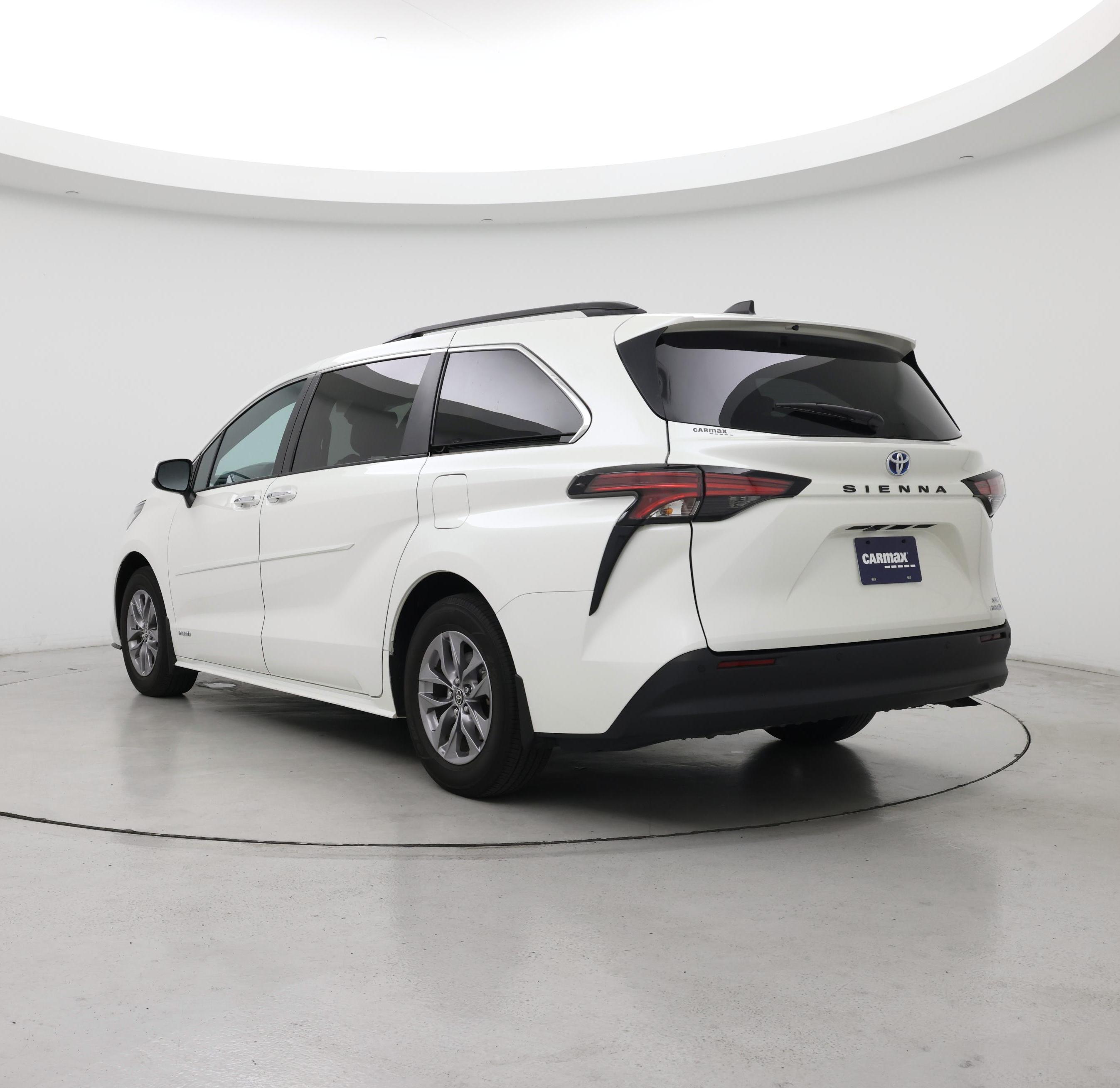 Thumbnail: 2021 Toyota Sienna - 2