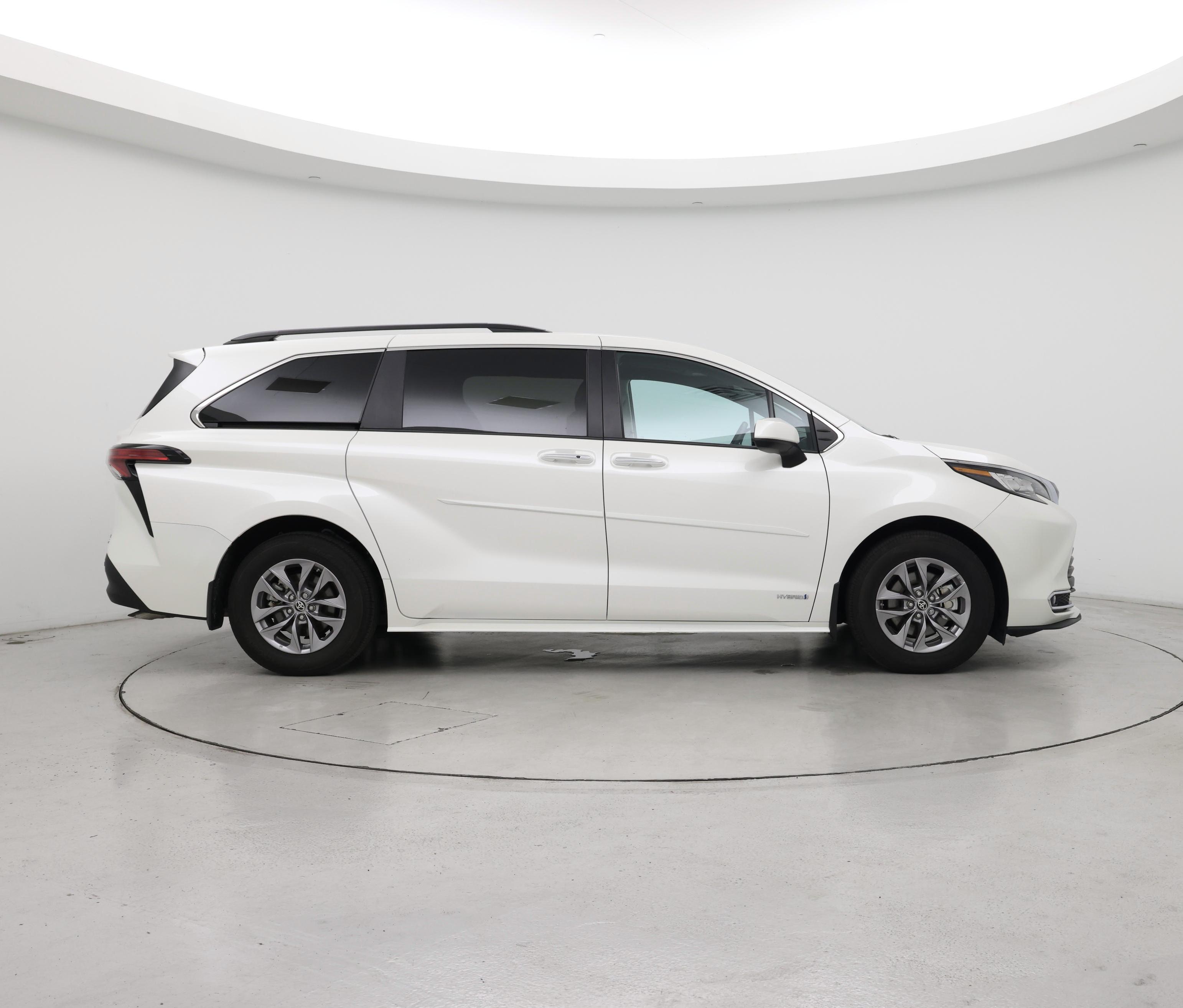 Thumbnail: 2021 Toyota Sienna - 7