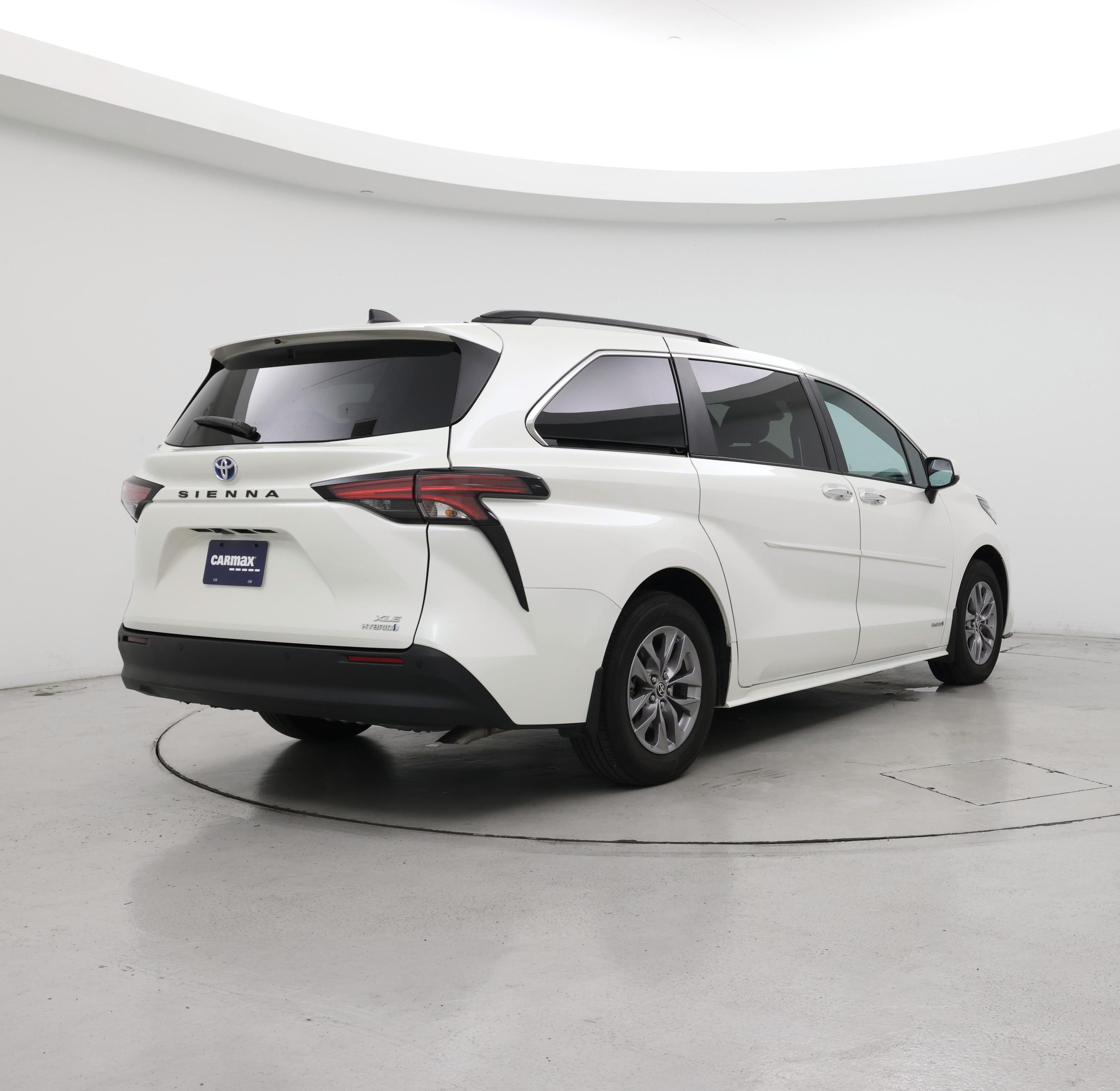 Thumbnail: 2021 Toyota Sienna - 8