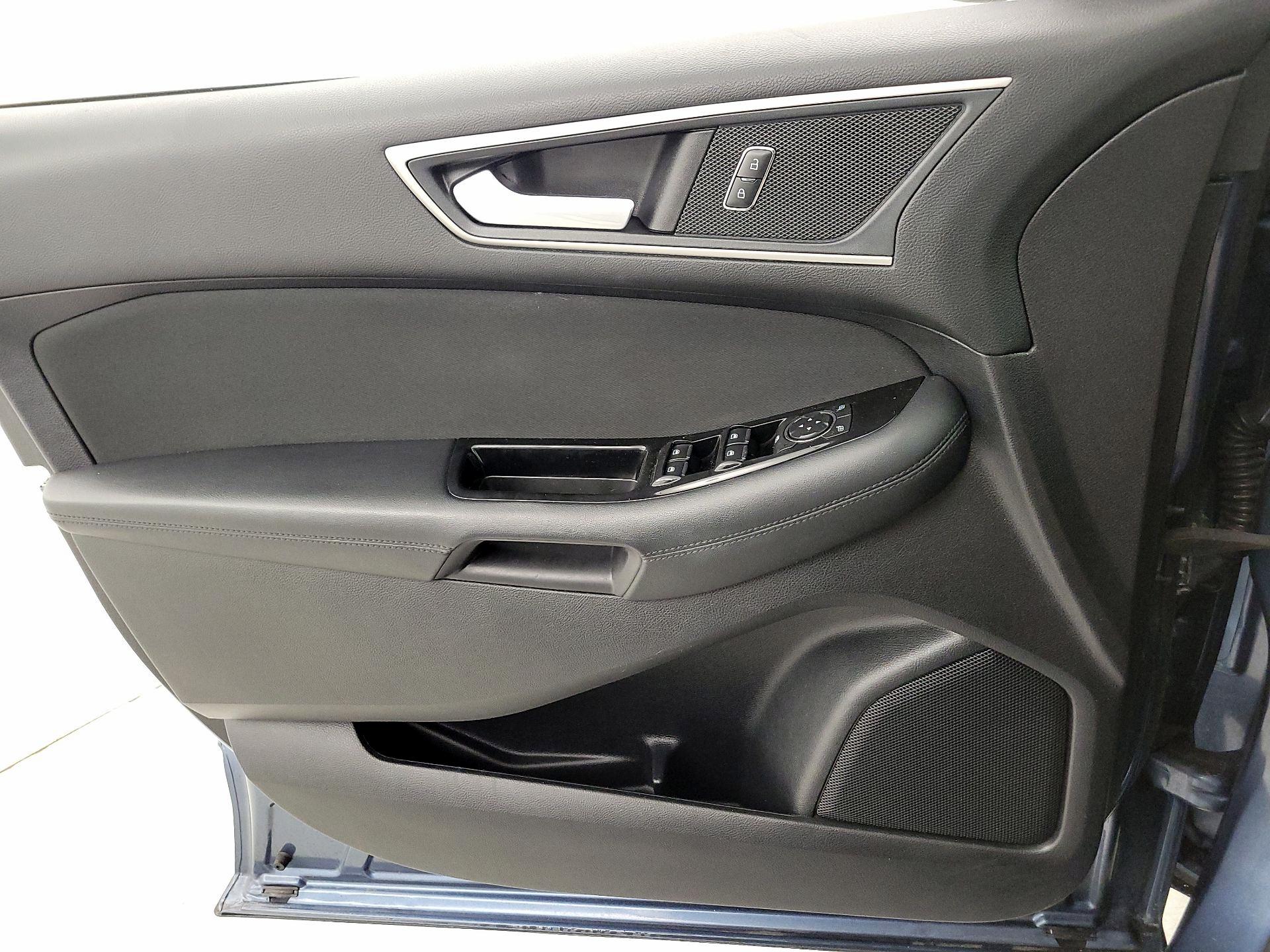 Thumbnail: 2018 Ford Edge - 12