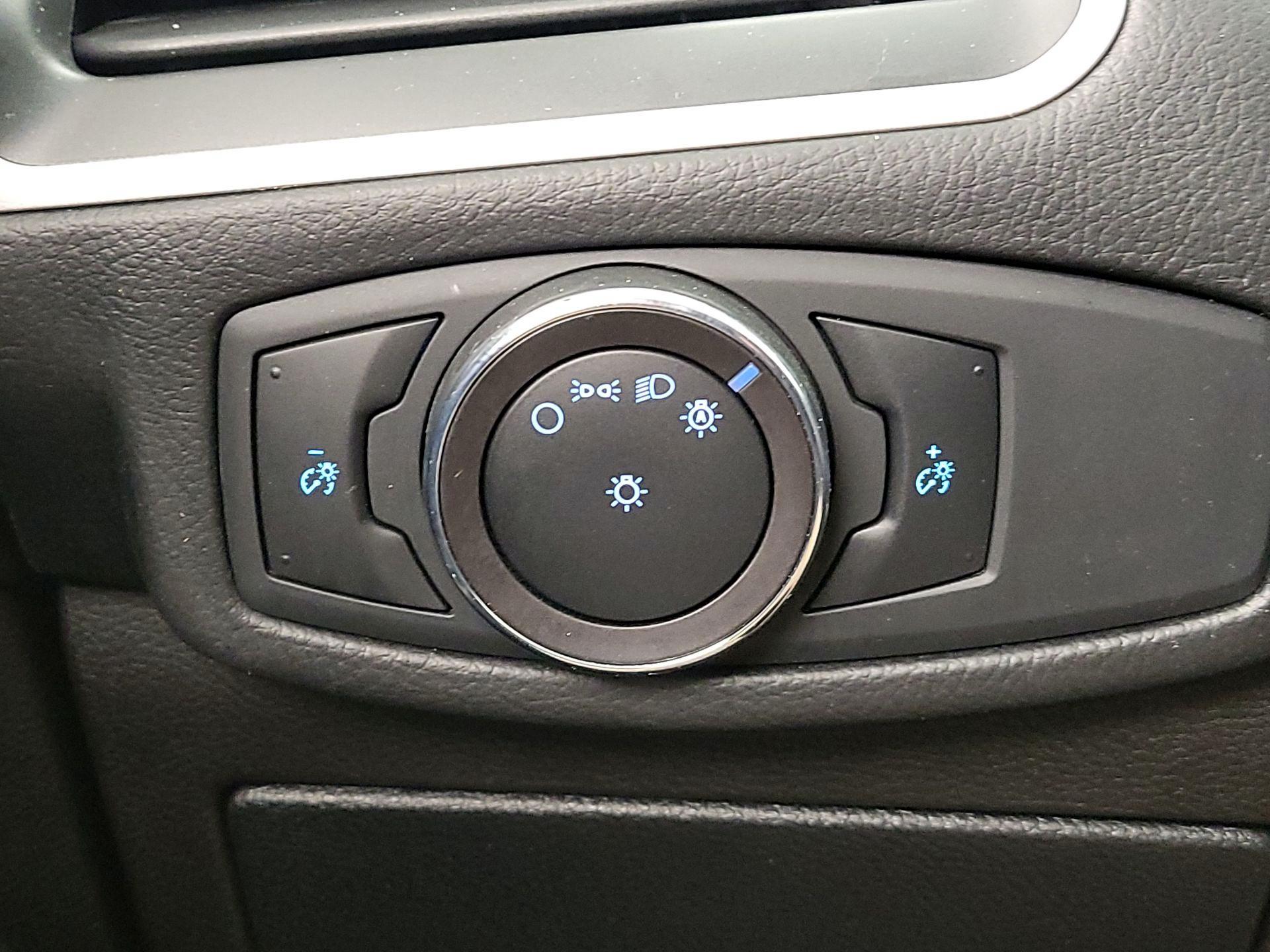 Thumbnail: 2018 Ford Edge - 13