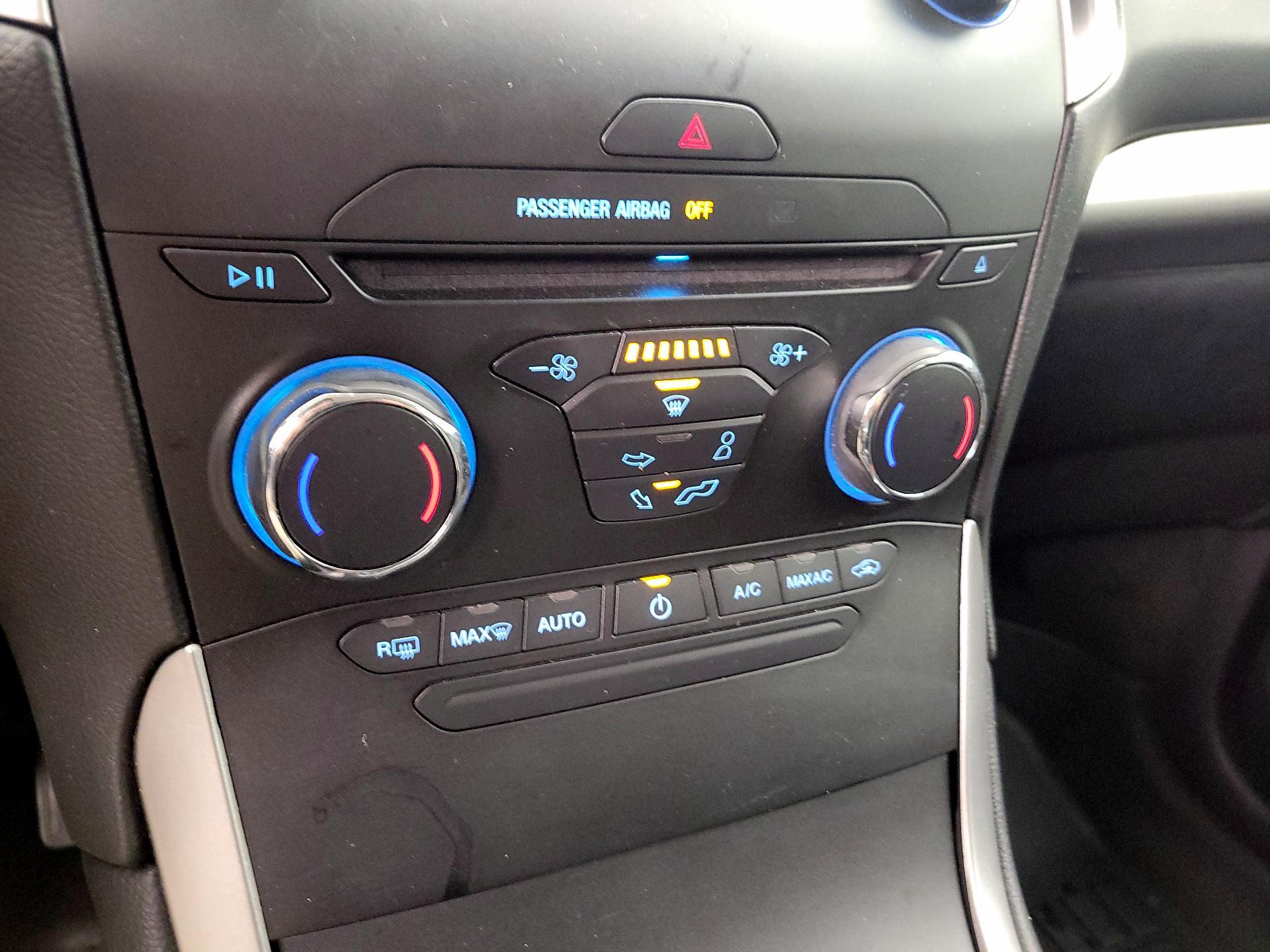 Thumbnail: 2018 Ford Edge - 16