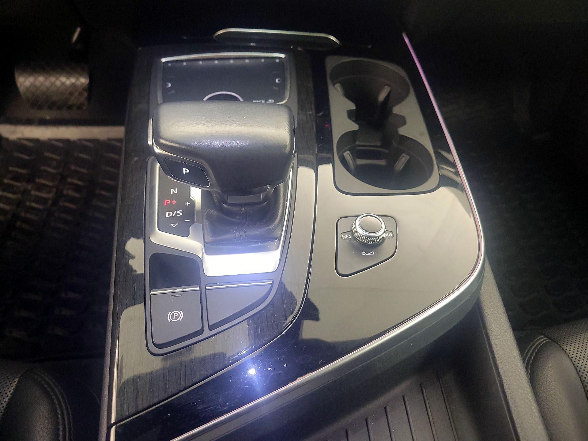 Thumbnail: 2017 Audi Q7 - 17