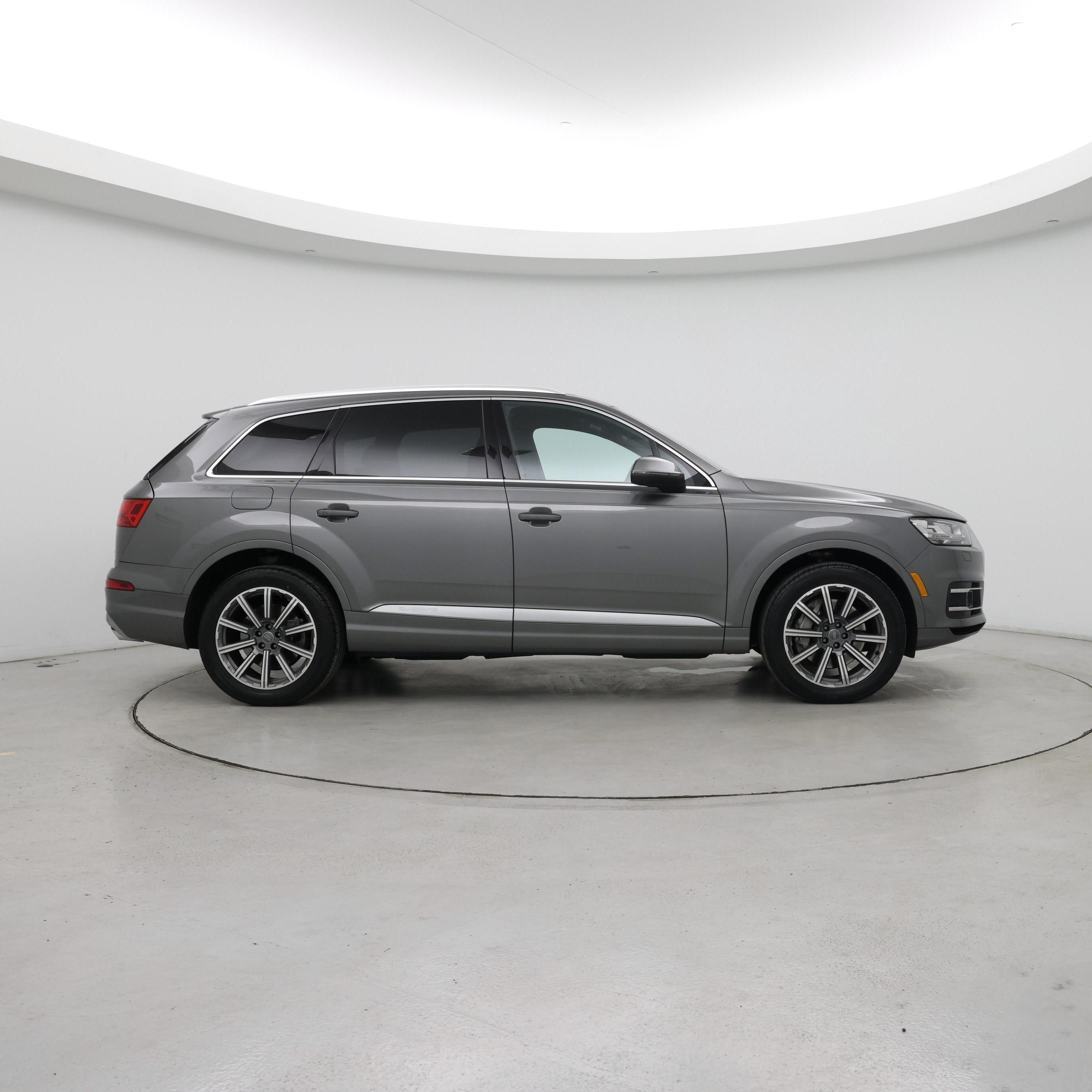 Thumbnail: 2017 Audi Q7 - 7