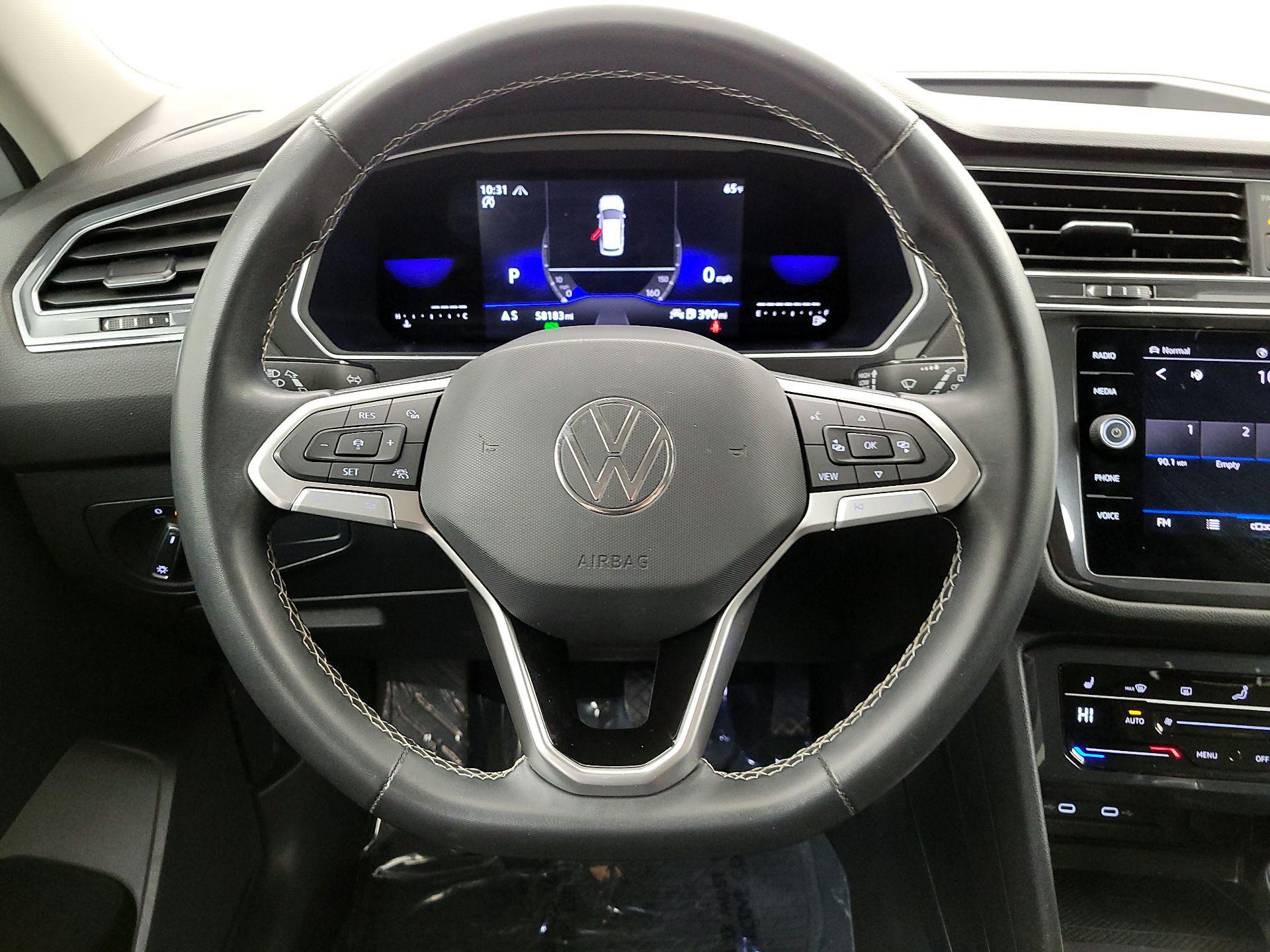 Thumbnail: 2022 Volkswagen Tiguan - 10