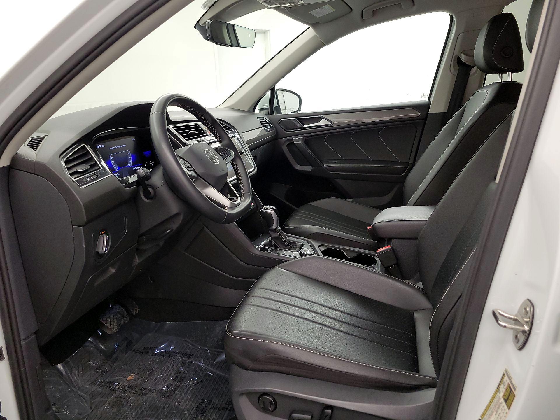 Thumbnail: 2022 Volkswagen Tiguan - 11