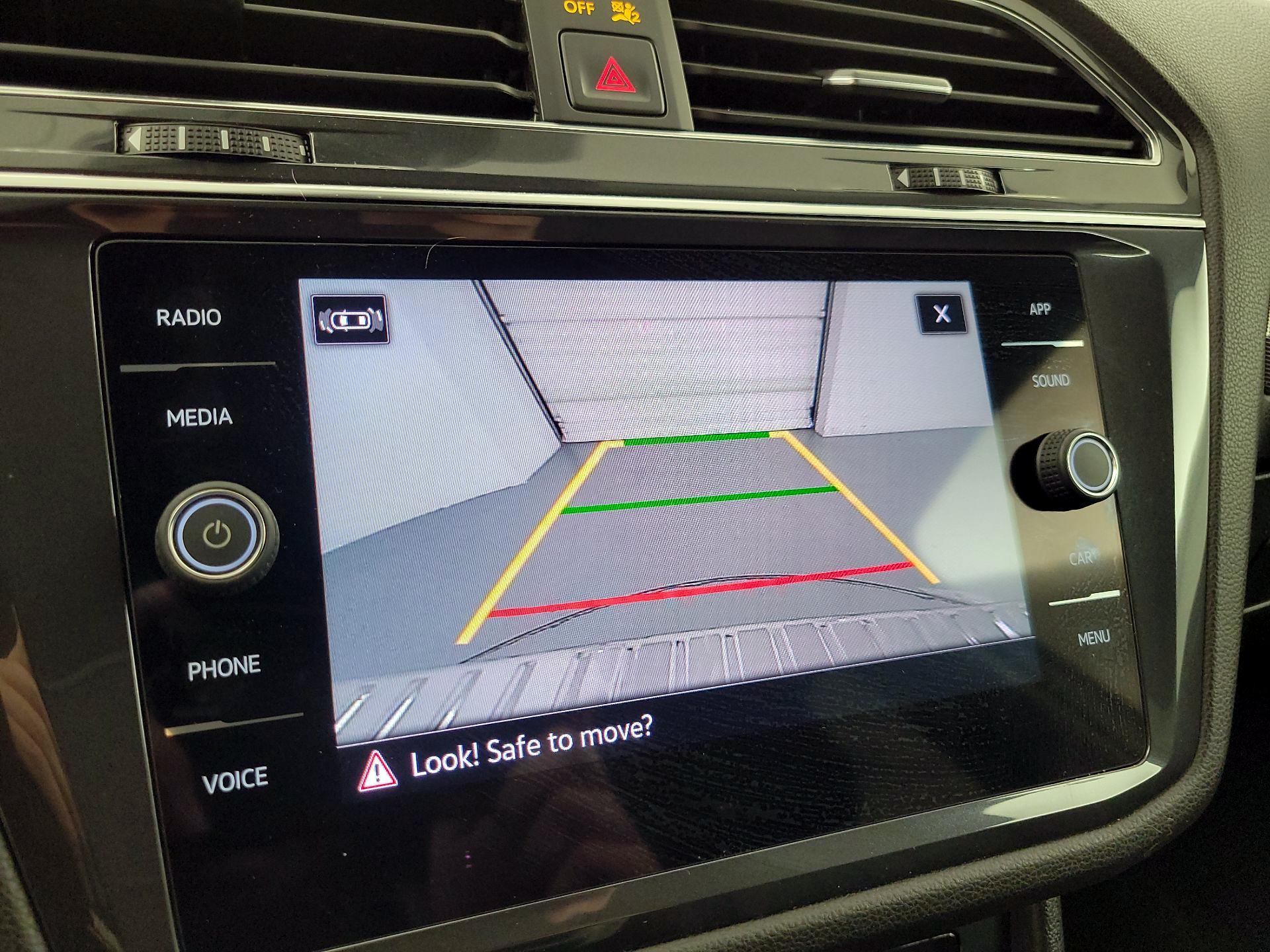 Thumbnail: 2022 Volkswagen Tiguan - 14