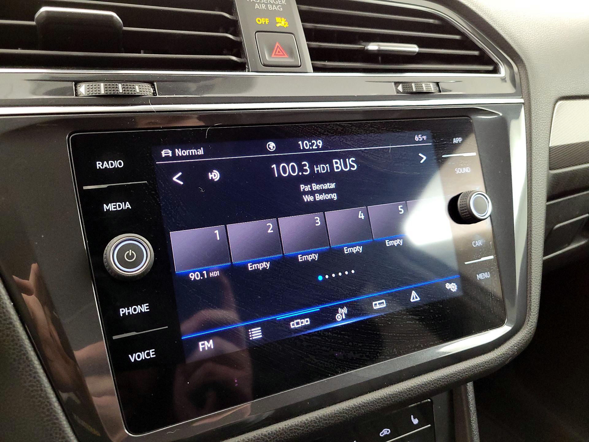 Thumbnail: 2022 Volkswagen Tiguan - 15