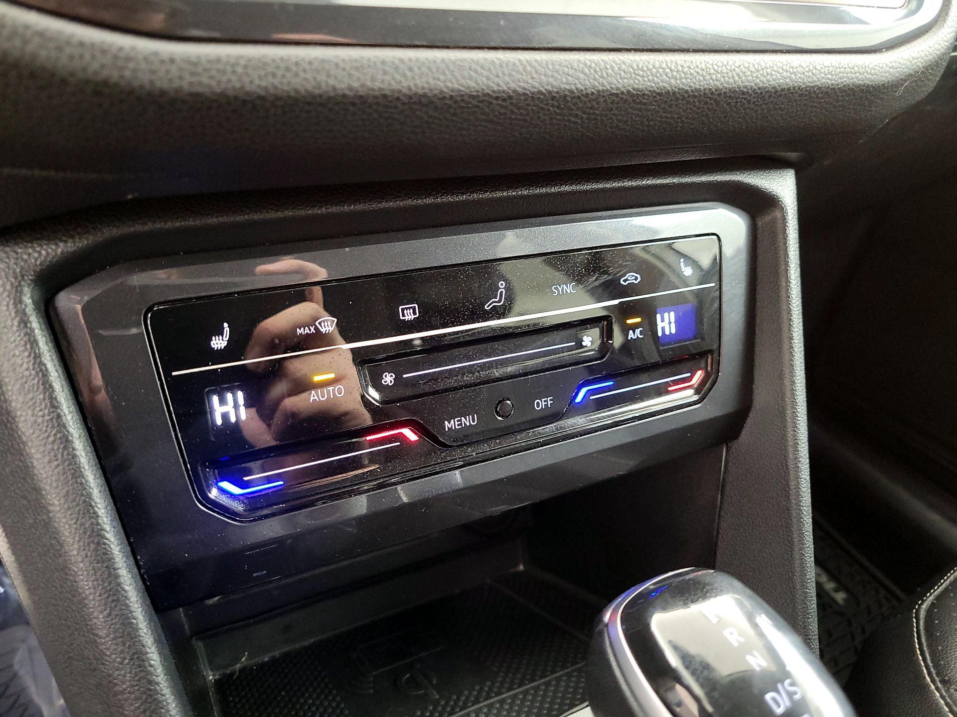 Thumbnail: 2022 Volkswagen Tiguan - 16