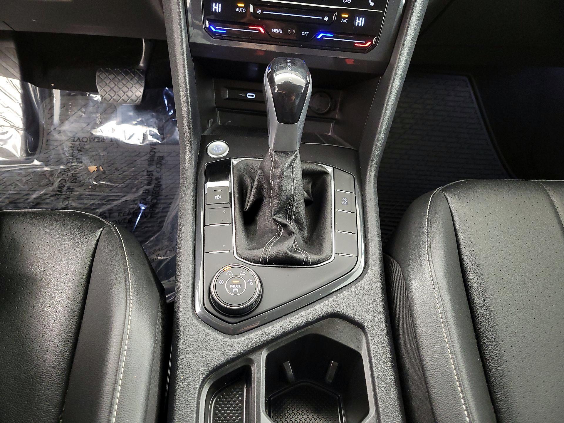 Thumbnail: 2022 Volkswagen Tiguan - 17