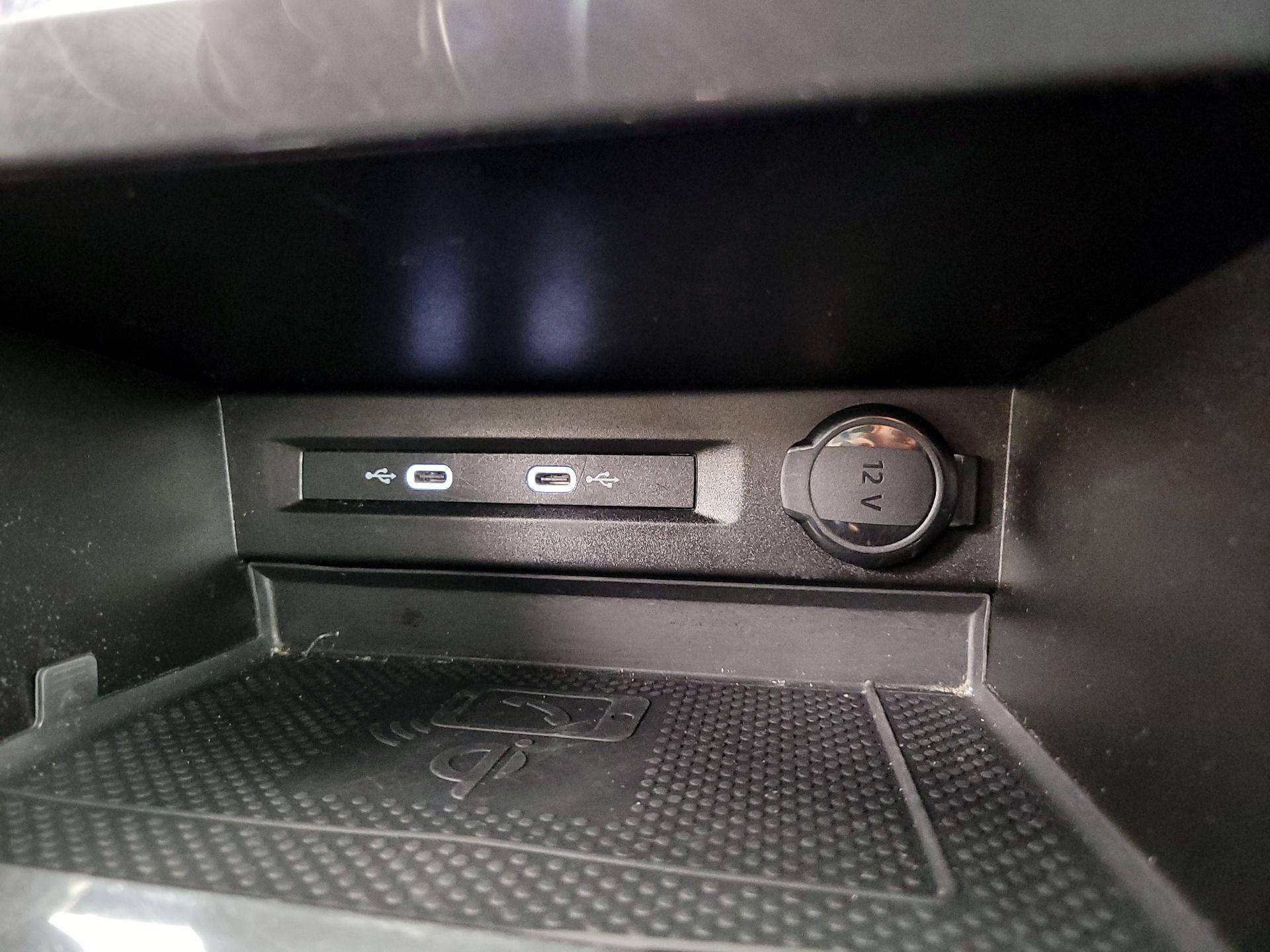 Thumbnail: 2022 Volkswagen Tiguan - 18