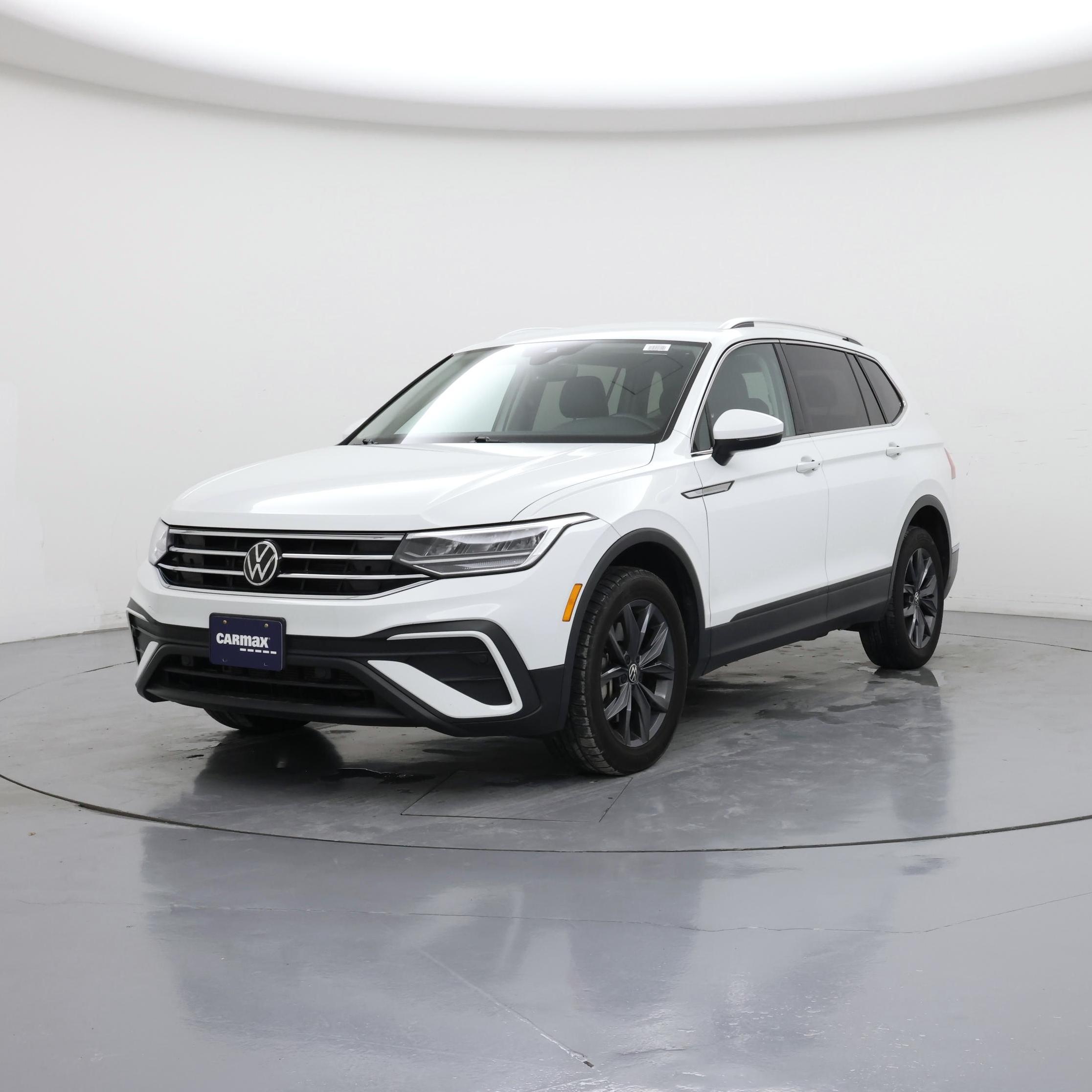 Thumbnail: 2022 Volkswagen Tiguan - 4