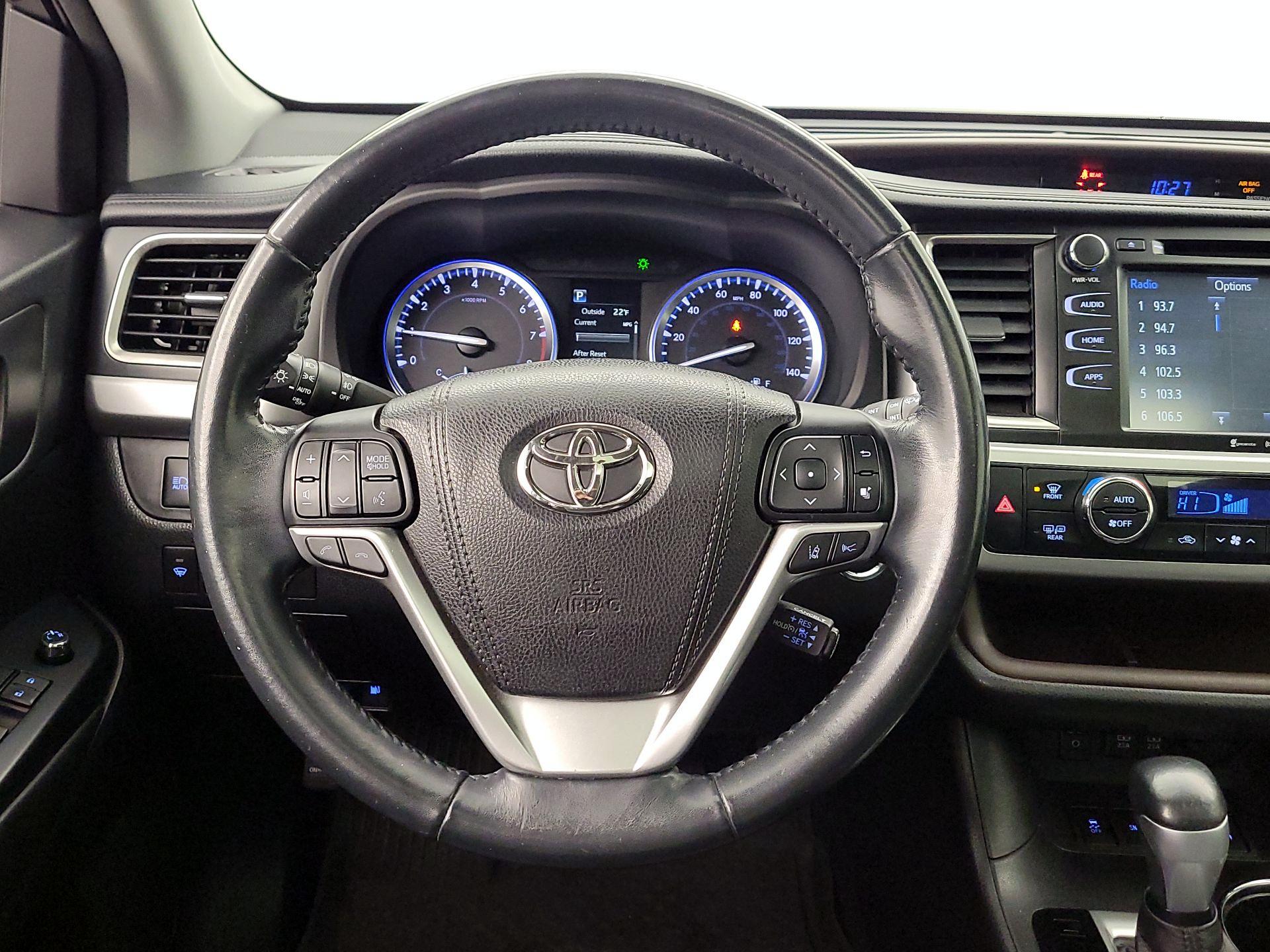 Thumbnail: 2017 Toyota Highlander - 10