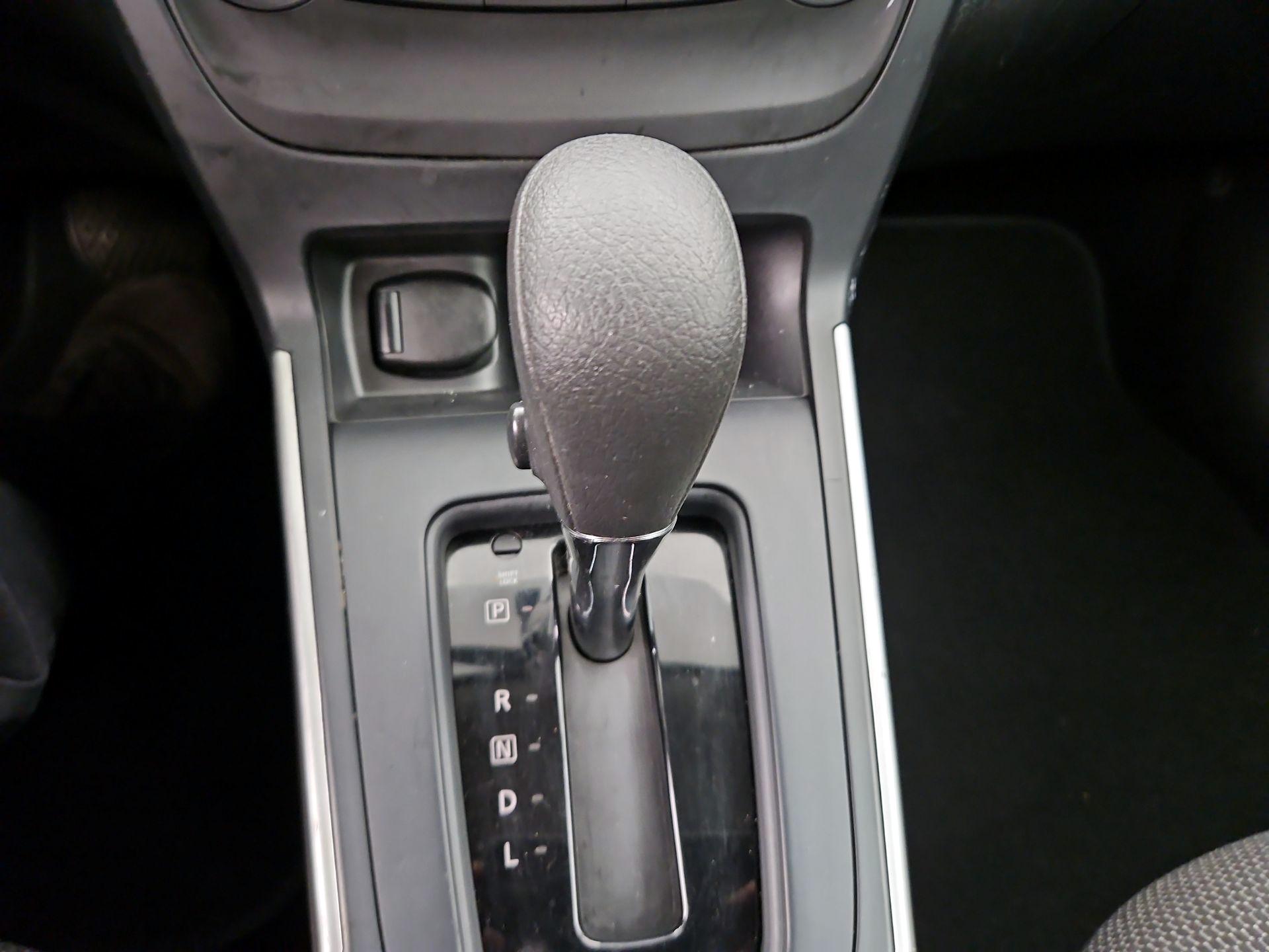 Thumbnail: 2018 Nissan Sentra - 17