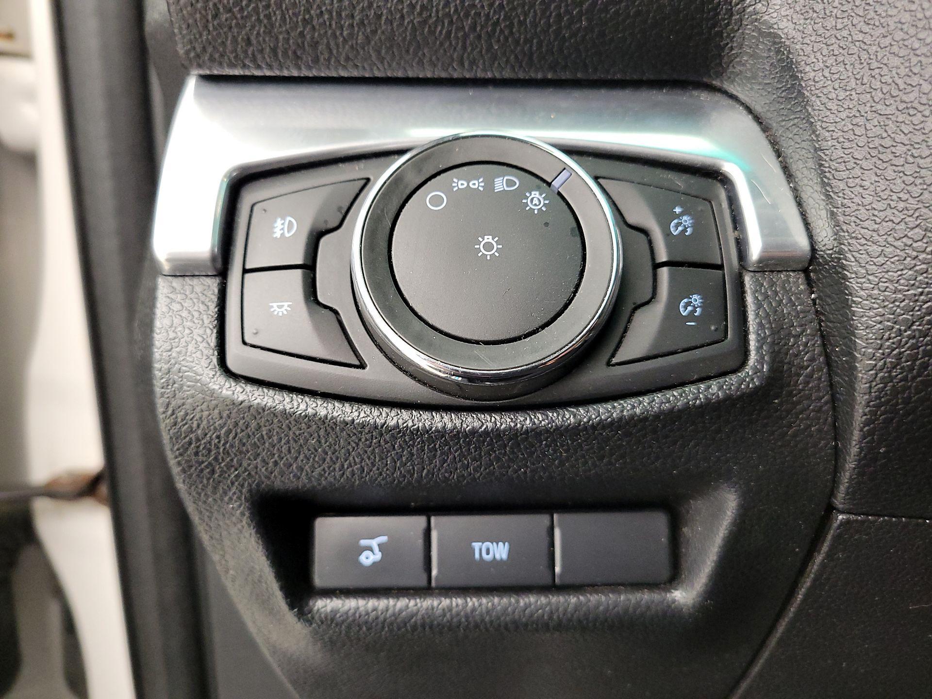 Thumbnail: 2017 Ford Explorer - 13