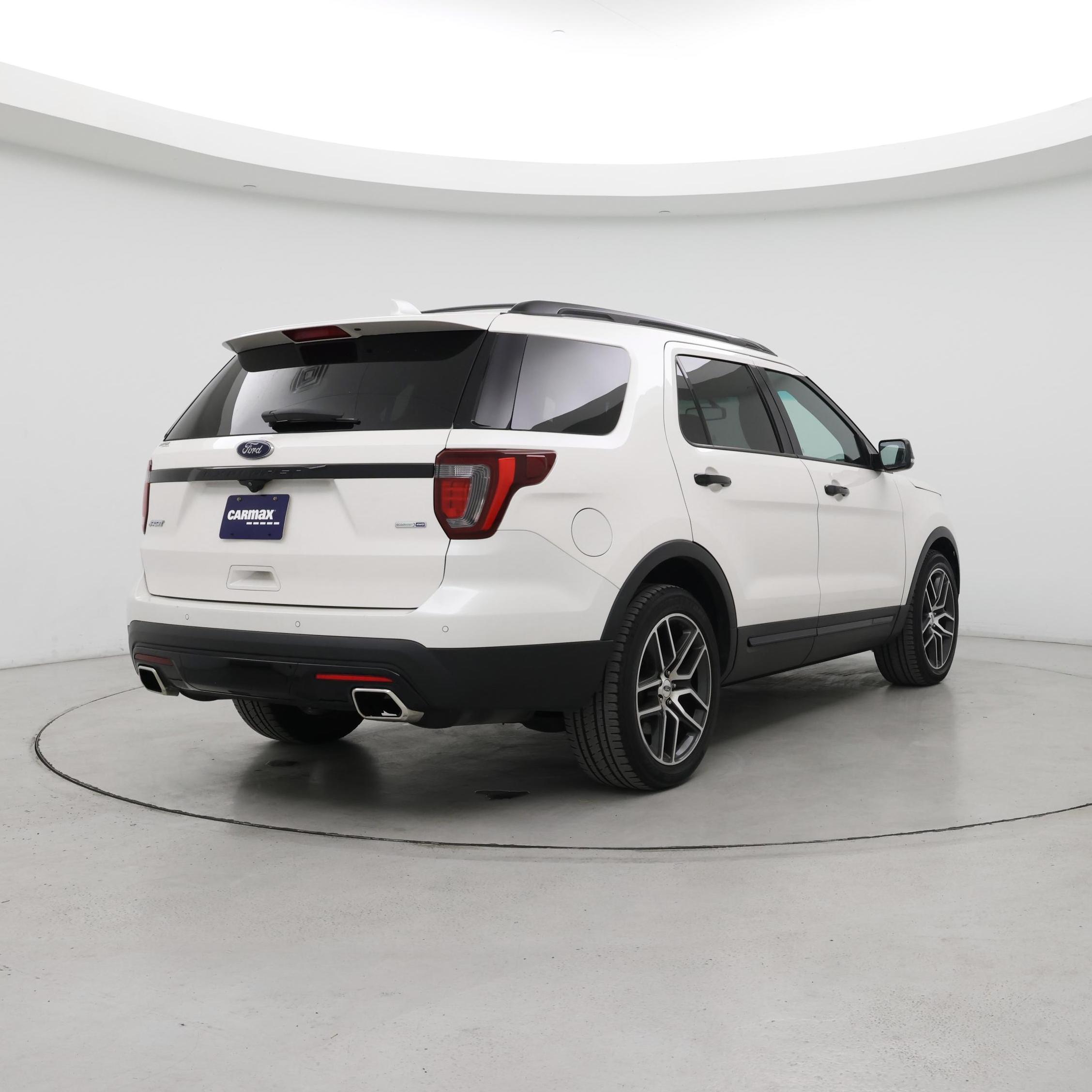 Thumbnail: 2017 Ford Explorer - 8