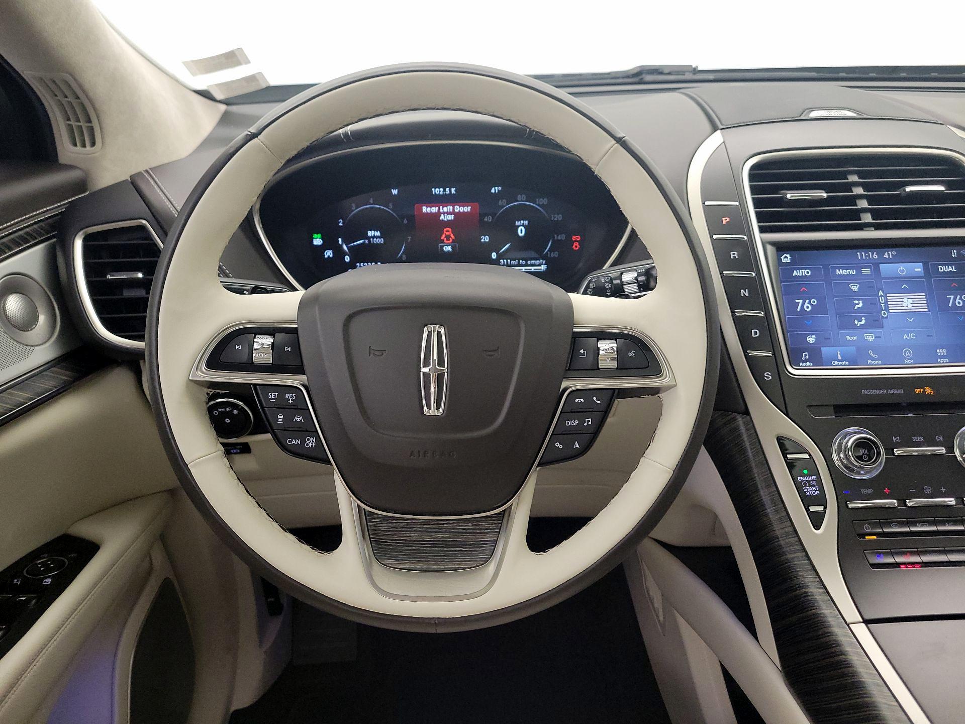 Thumbnail: 2020 Lincoln Nautilus - 10