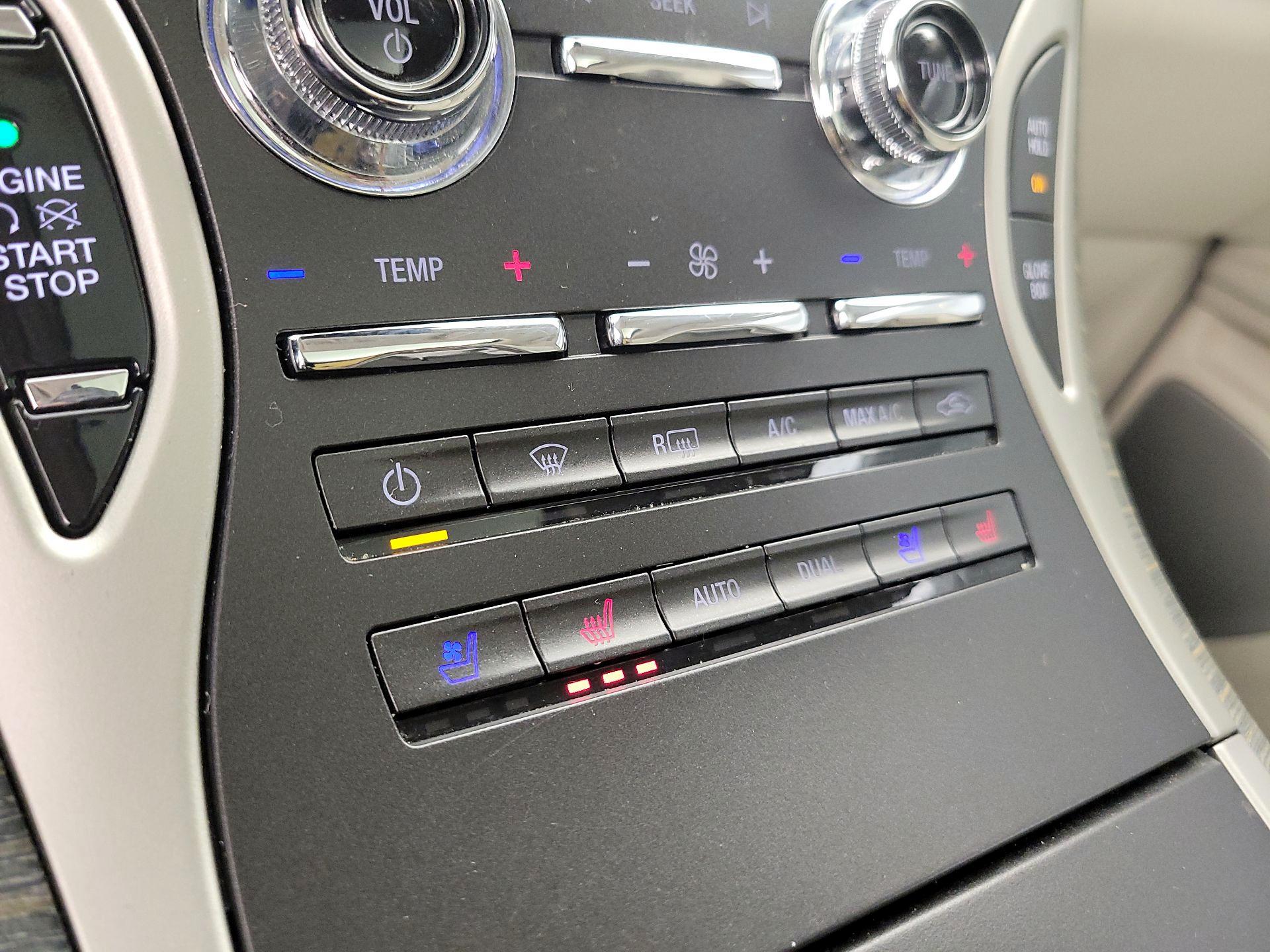 Thumbnail: 2020 Lincoln Nautilus - 16