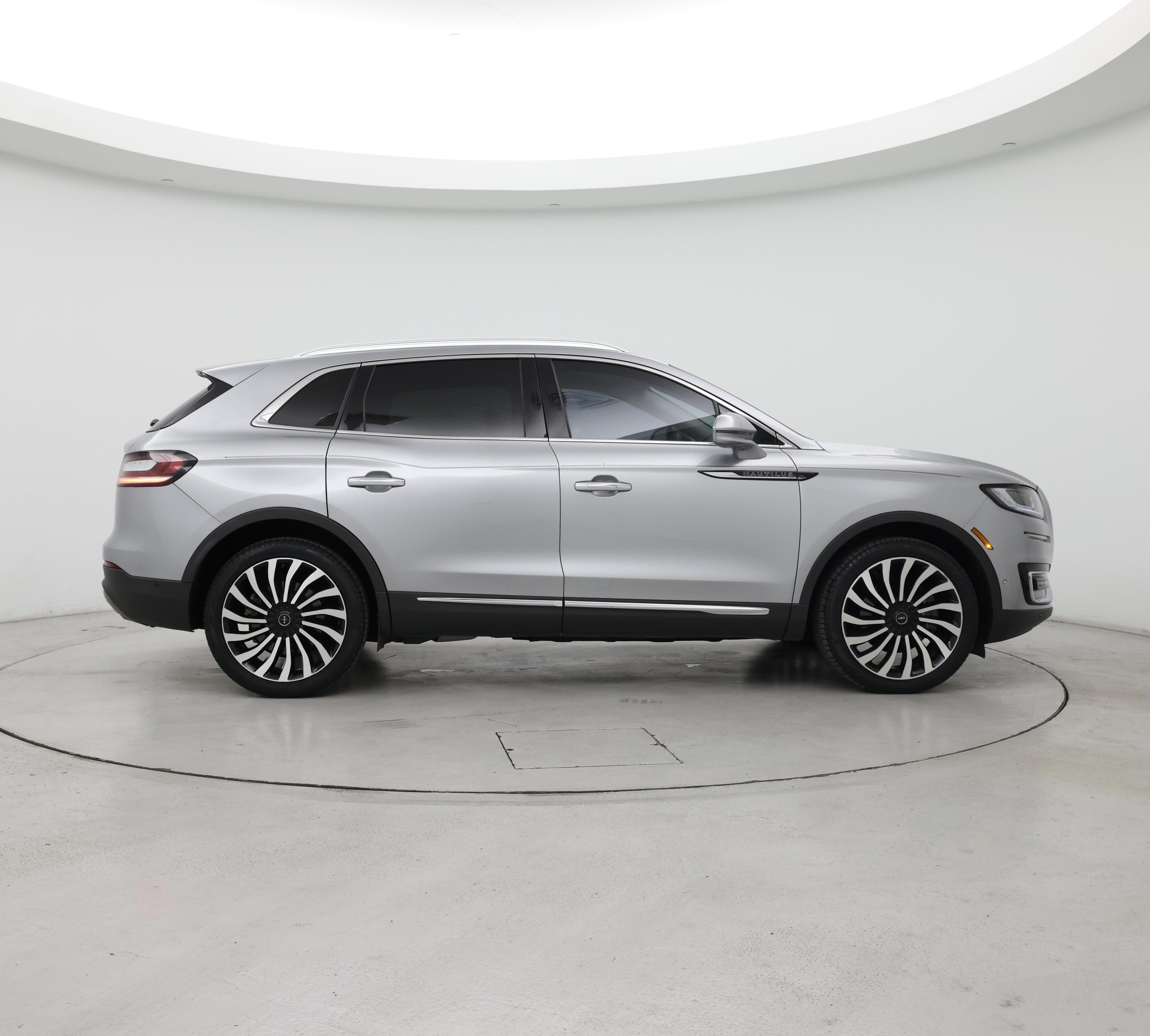 Thumbnail: 2020 Lincoln Nautilus - 7