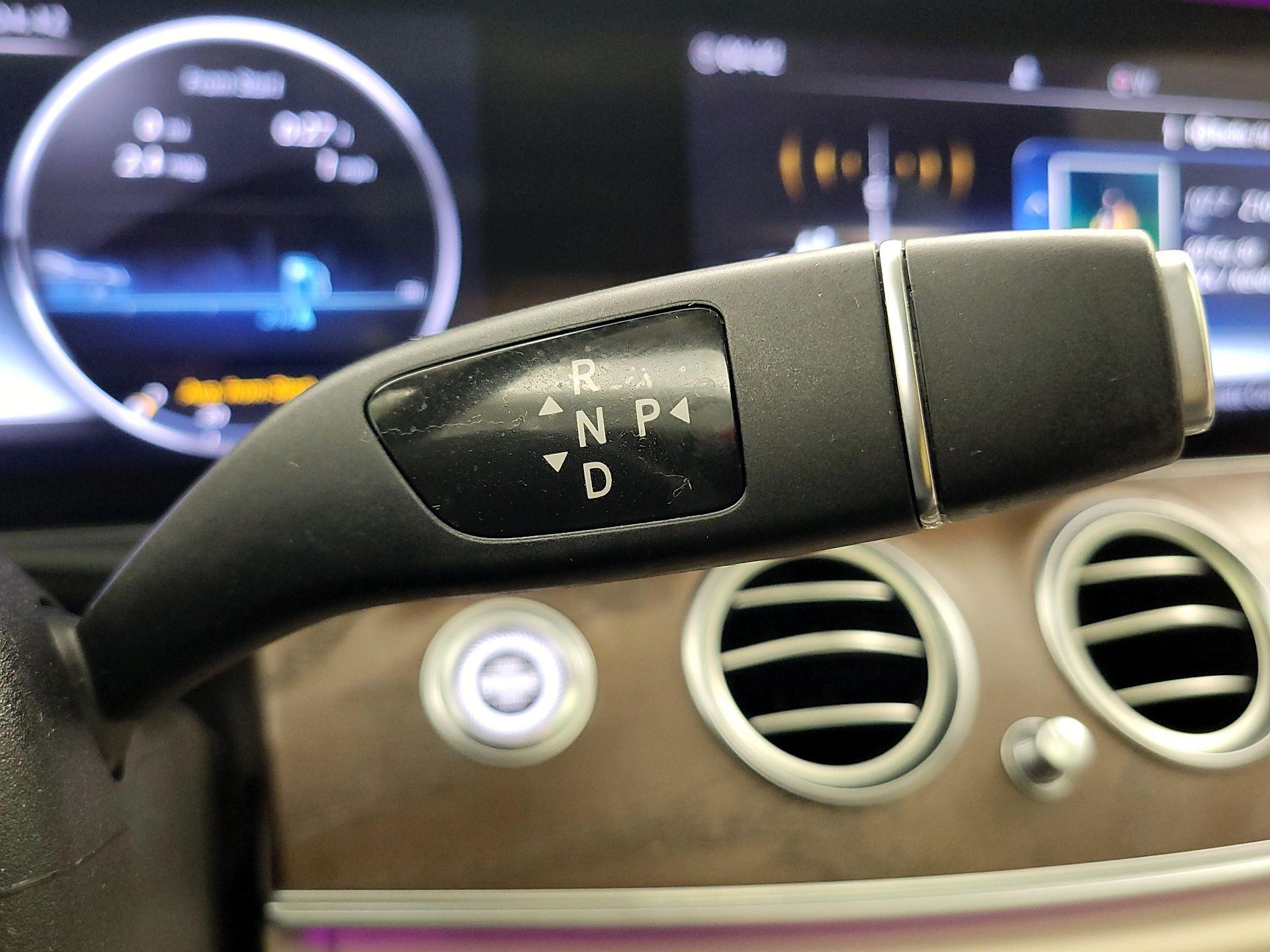 Thumbnail: 2020 Mercedes-Benz E-Class - 18