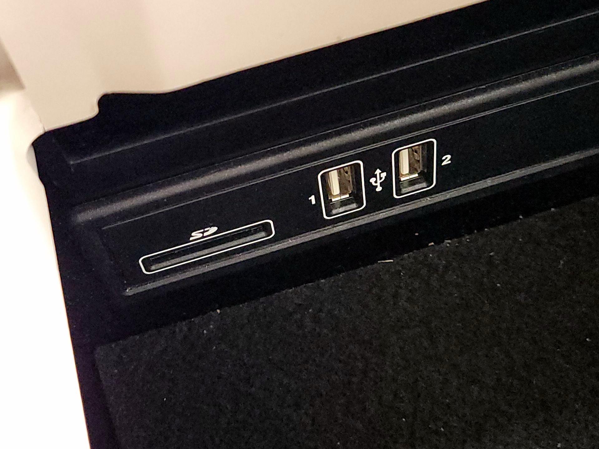 Thumbnail: 2020 Mercedes-Benz E-Class - 19