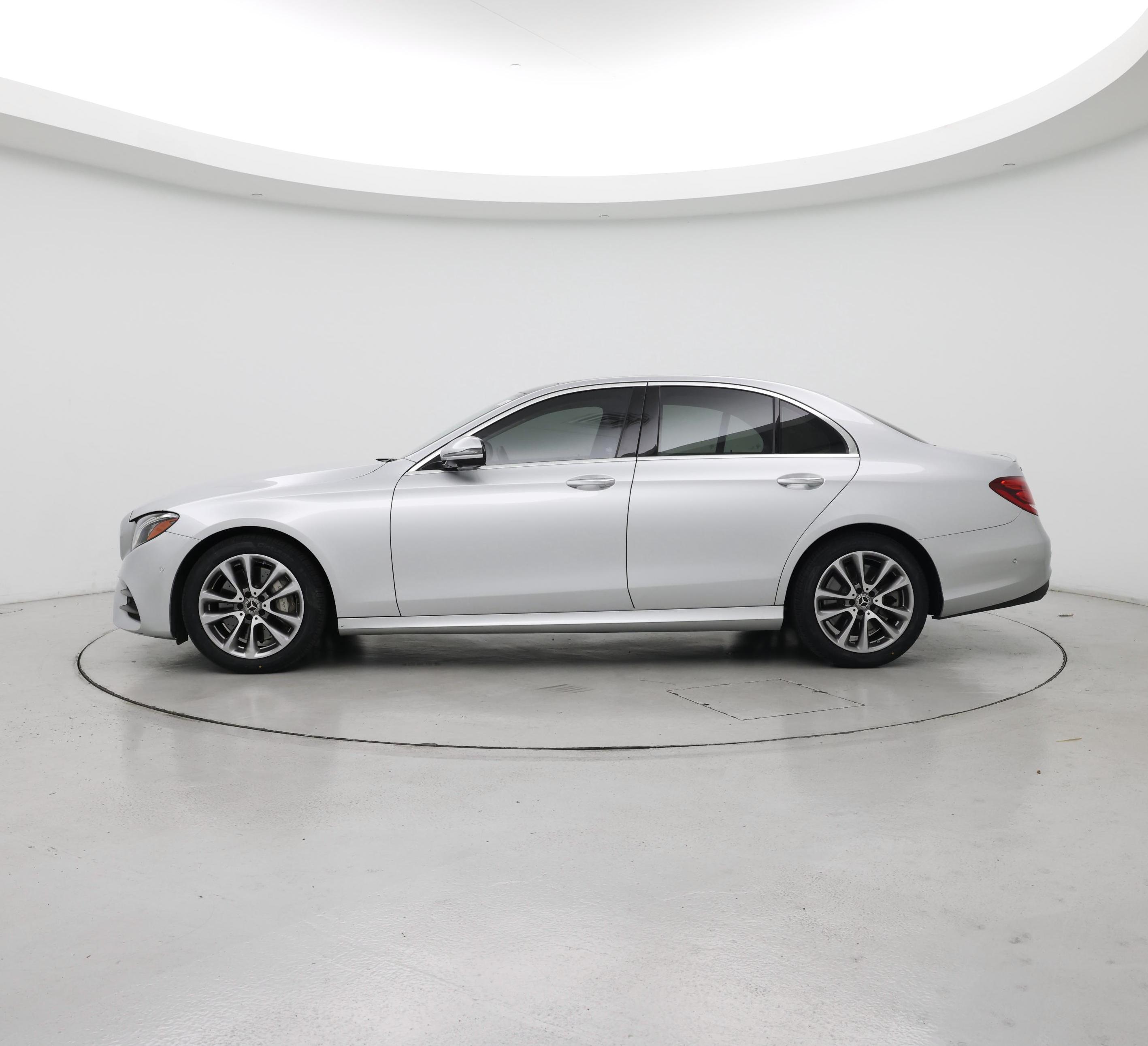 Thumbnail: 2020 Mercedes-Benz E-Class - 3