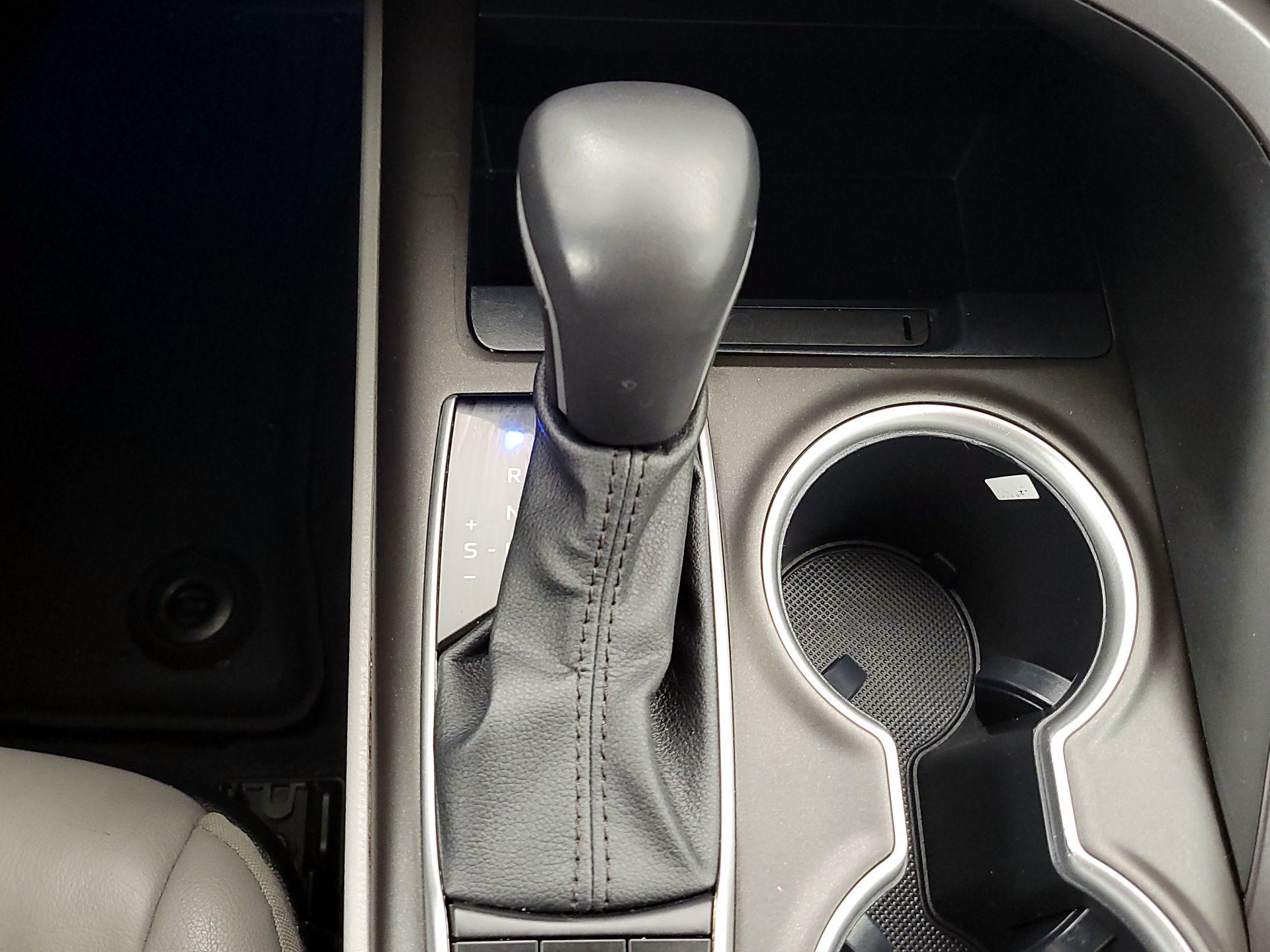 Thumbnail: 2023 Toyota Camry - 17