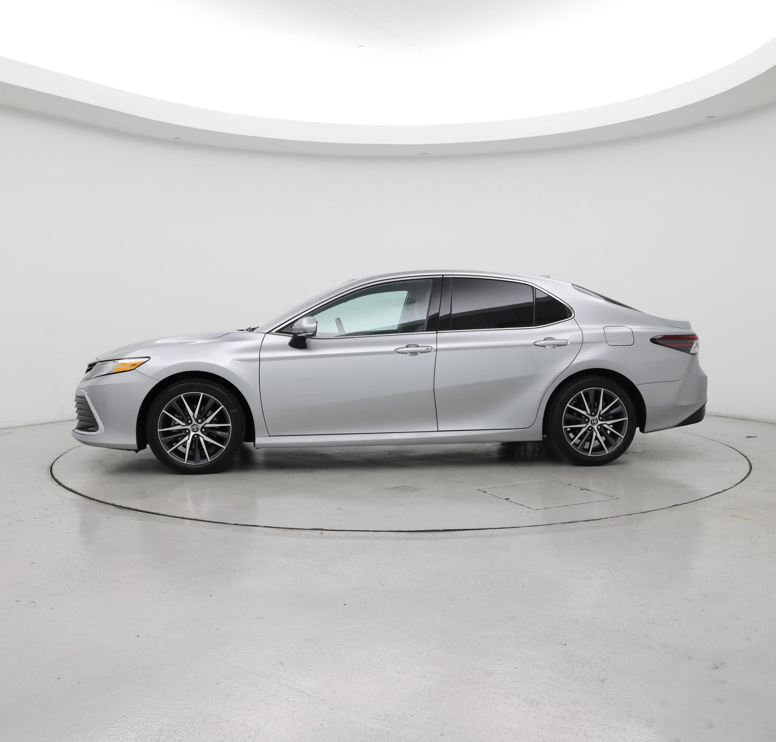 Thumbnail: 2023 Toyota Camry - 3