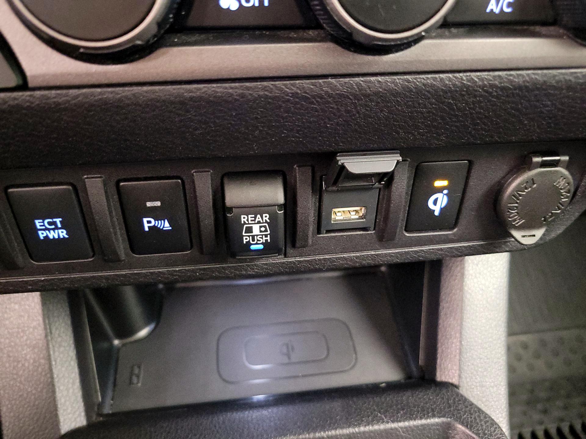 Thumbnail: 2021 Toyota Tacoma - 19