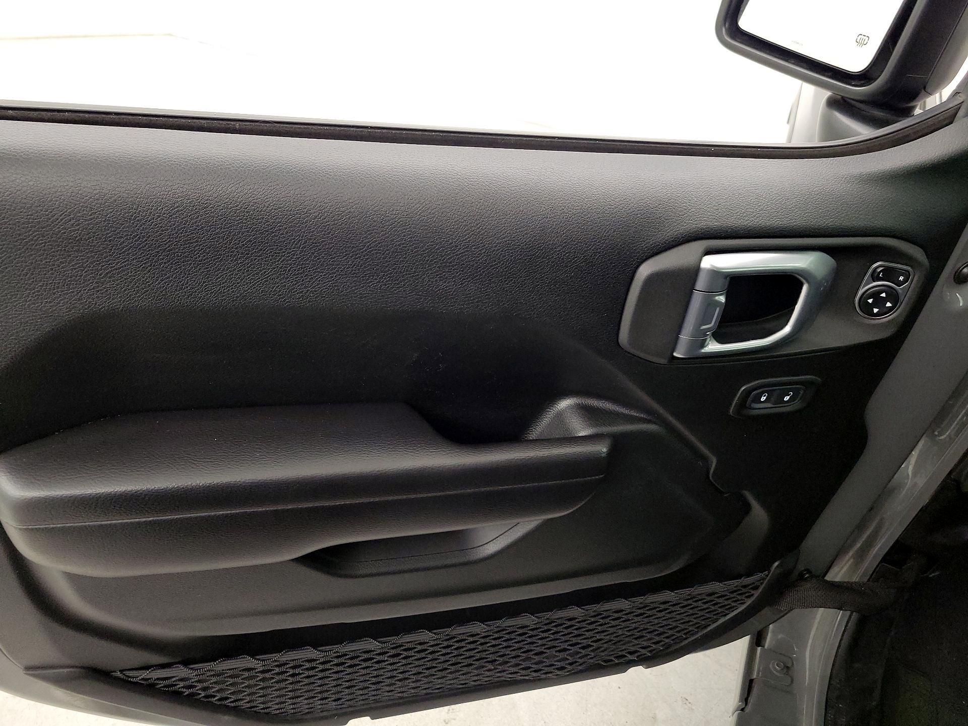 Thumbnail: 2021 Jeep Gladiator - 12