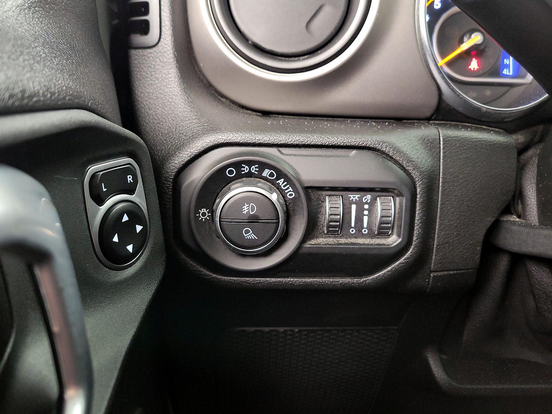 Thumbnail: 2021 Jeep Gladiator - 13