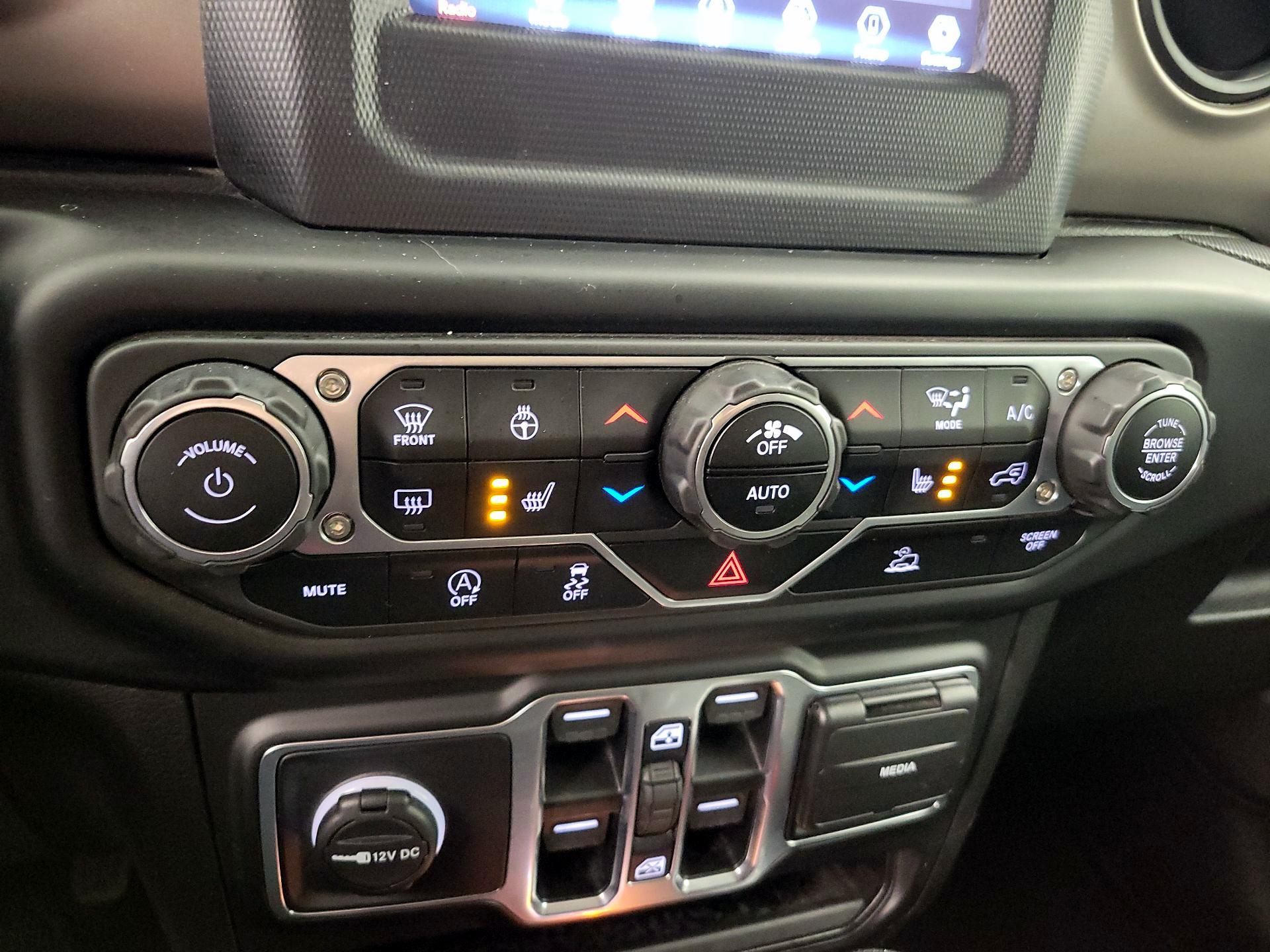 Thumbnail: 2021 Jeep Gladiator - 16