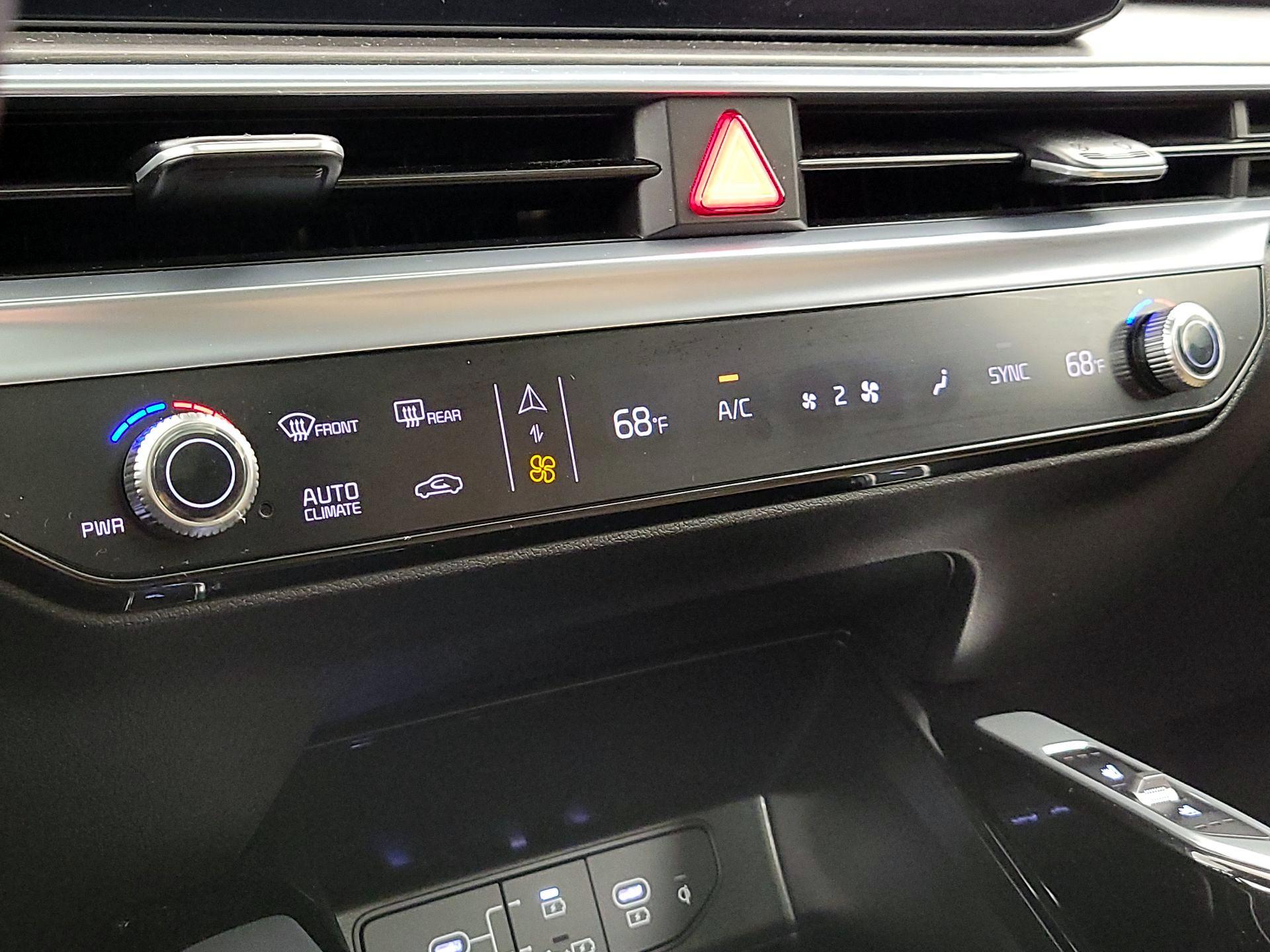 Thumbnail: 2024 Kia Sorento - 17