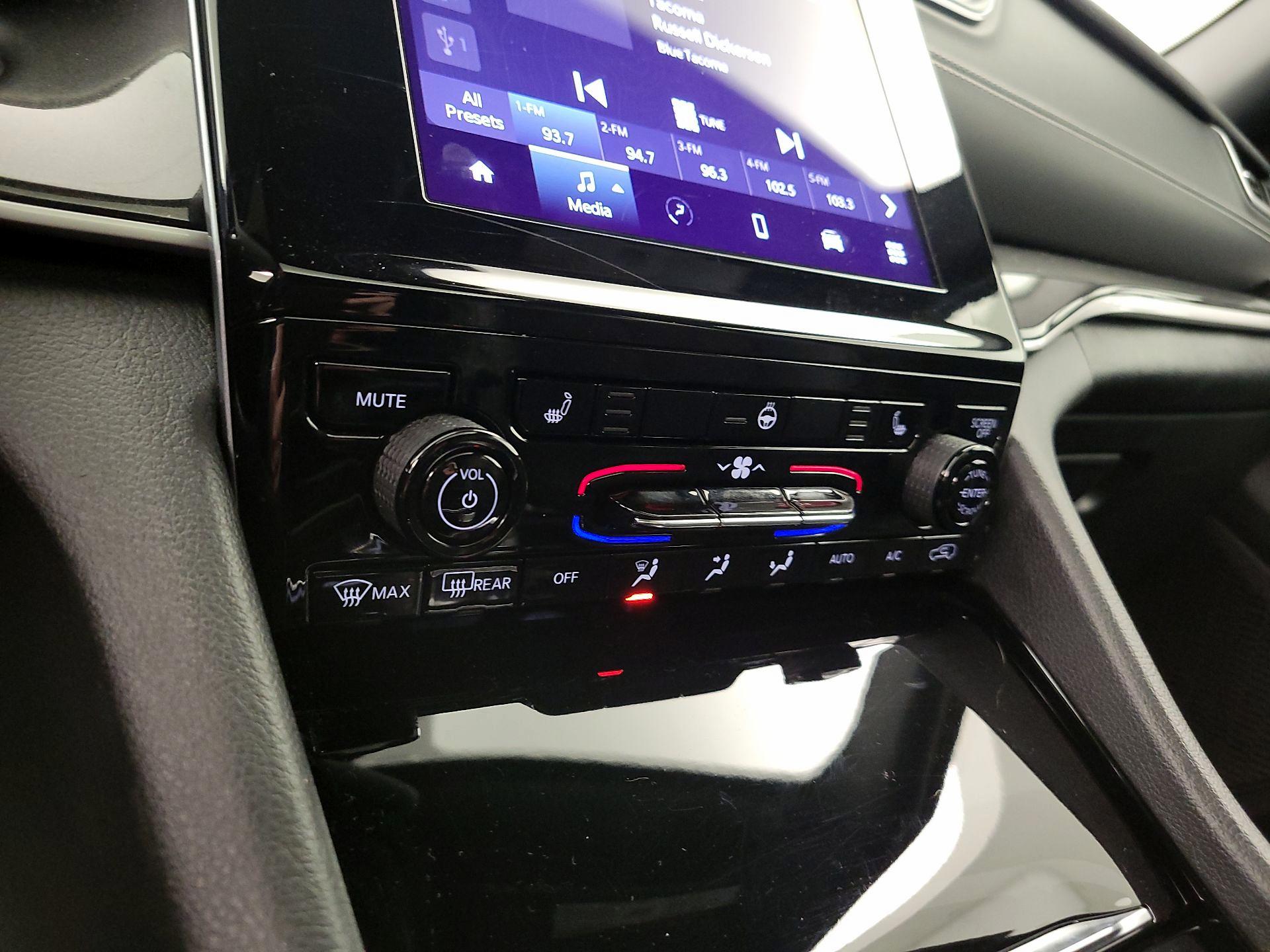 Thumbnail: 2023 Jeep Grand Cherokee - 16