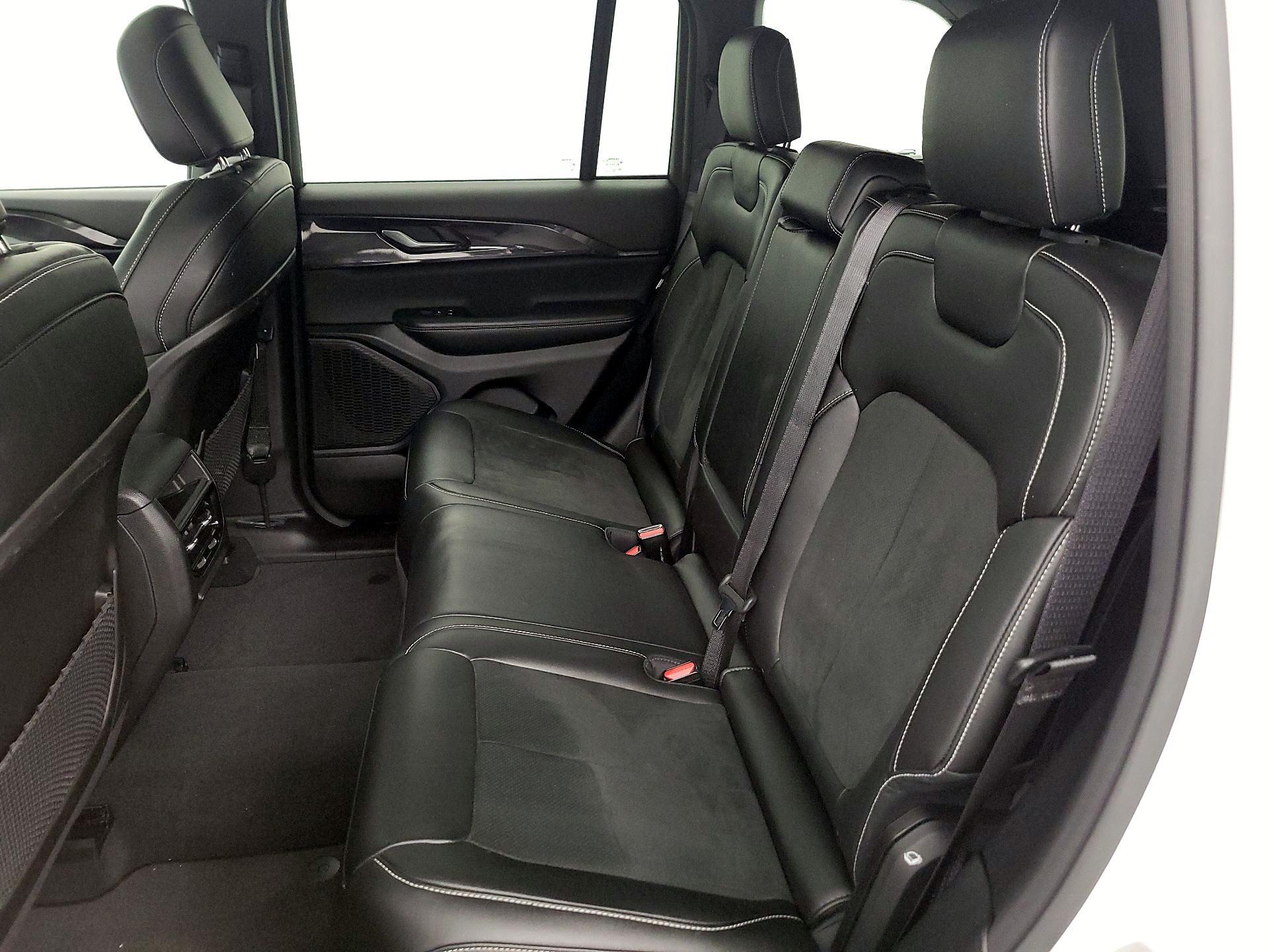 Thumbnail: 2023 Jeep Grand Cherokee - 20