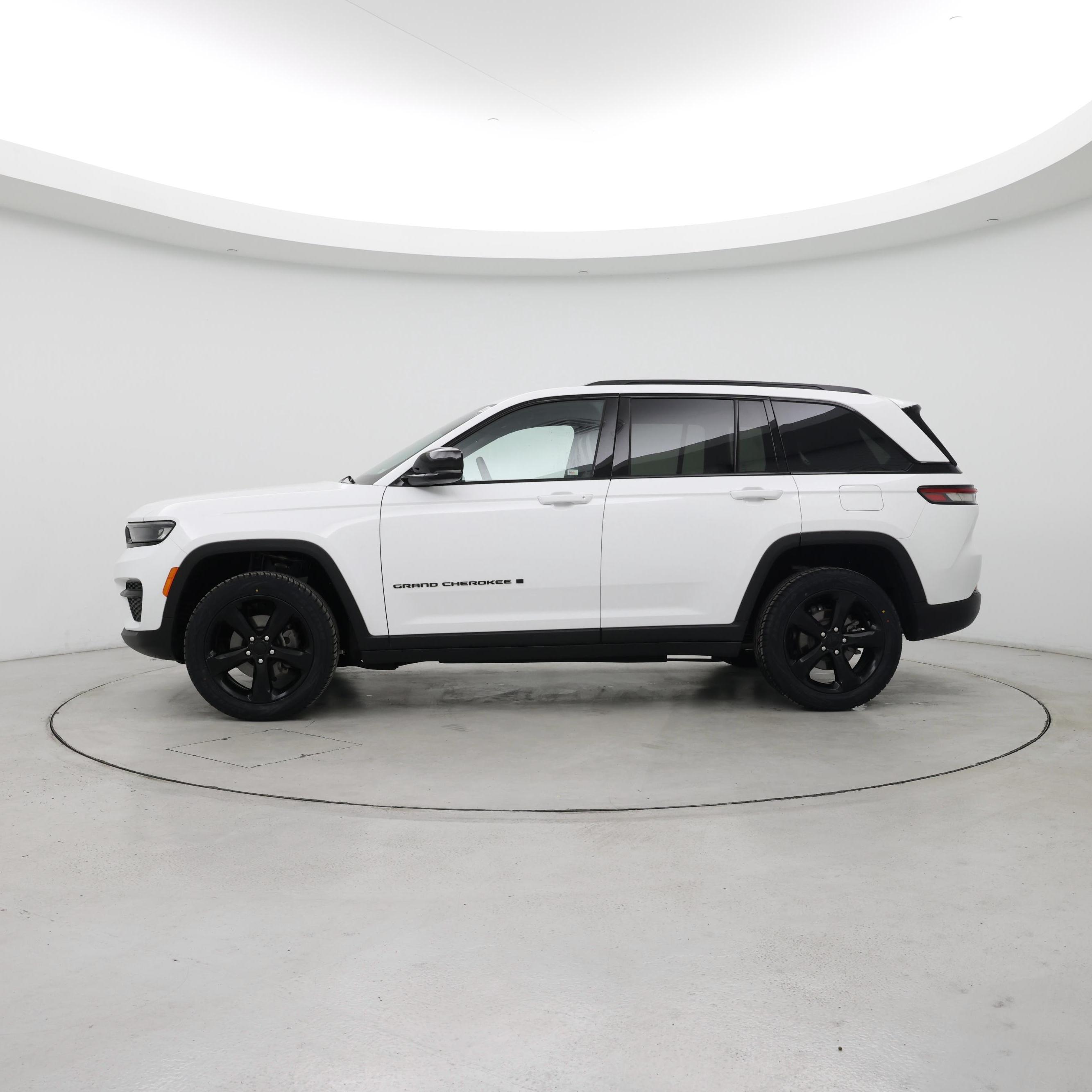 Thumbnail: 2023 Jeep Grand Cherokee - 3